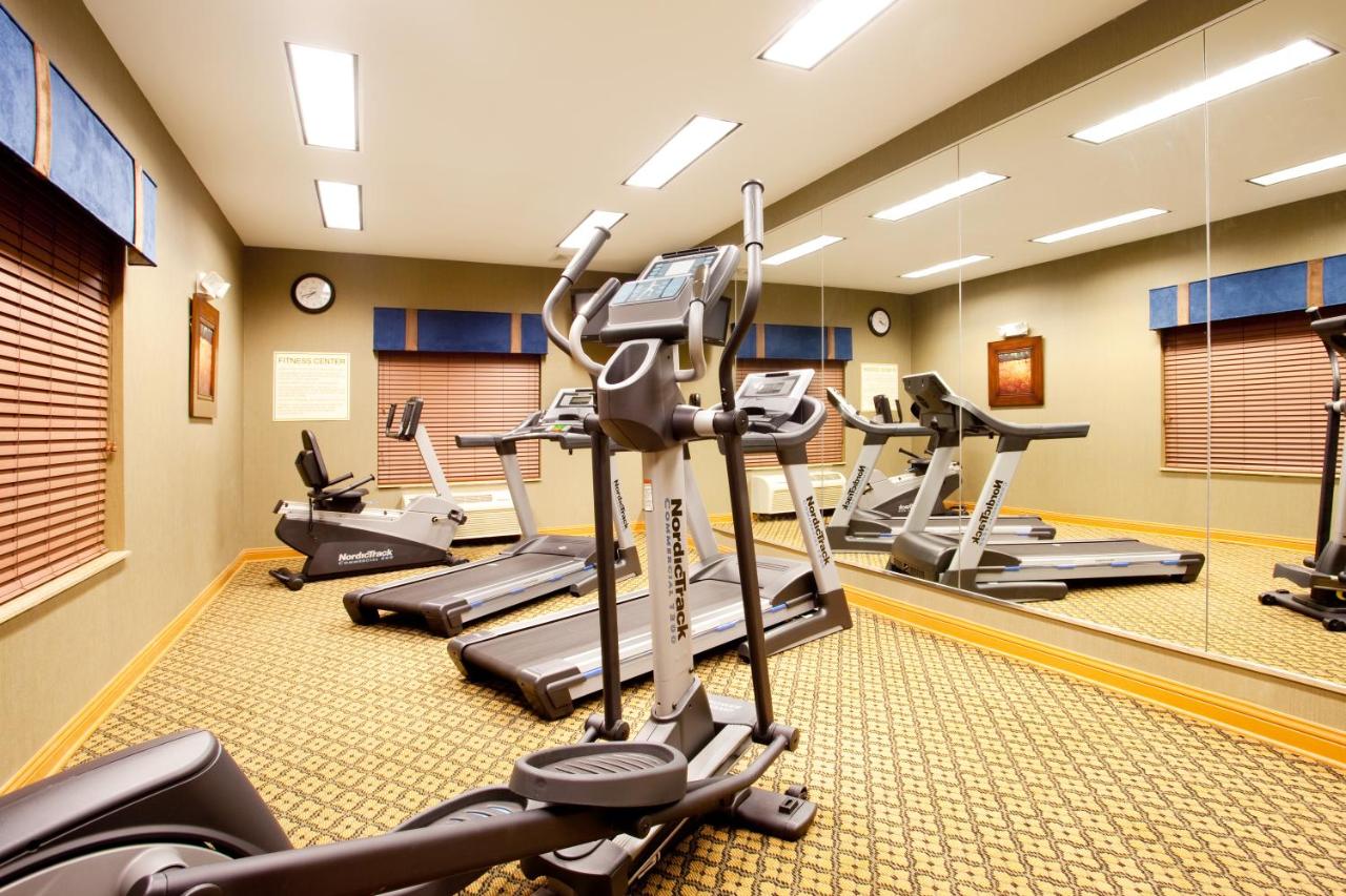 Holiday Inn Express & Suites Chicago South Lansing