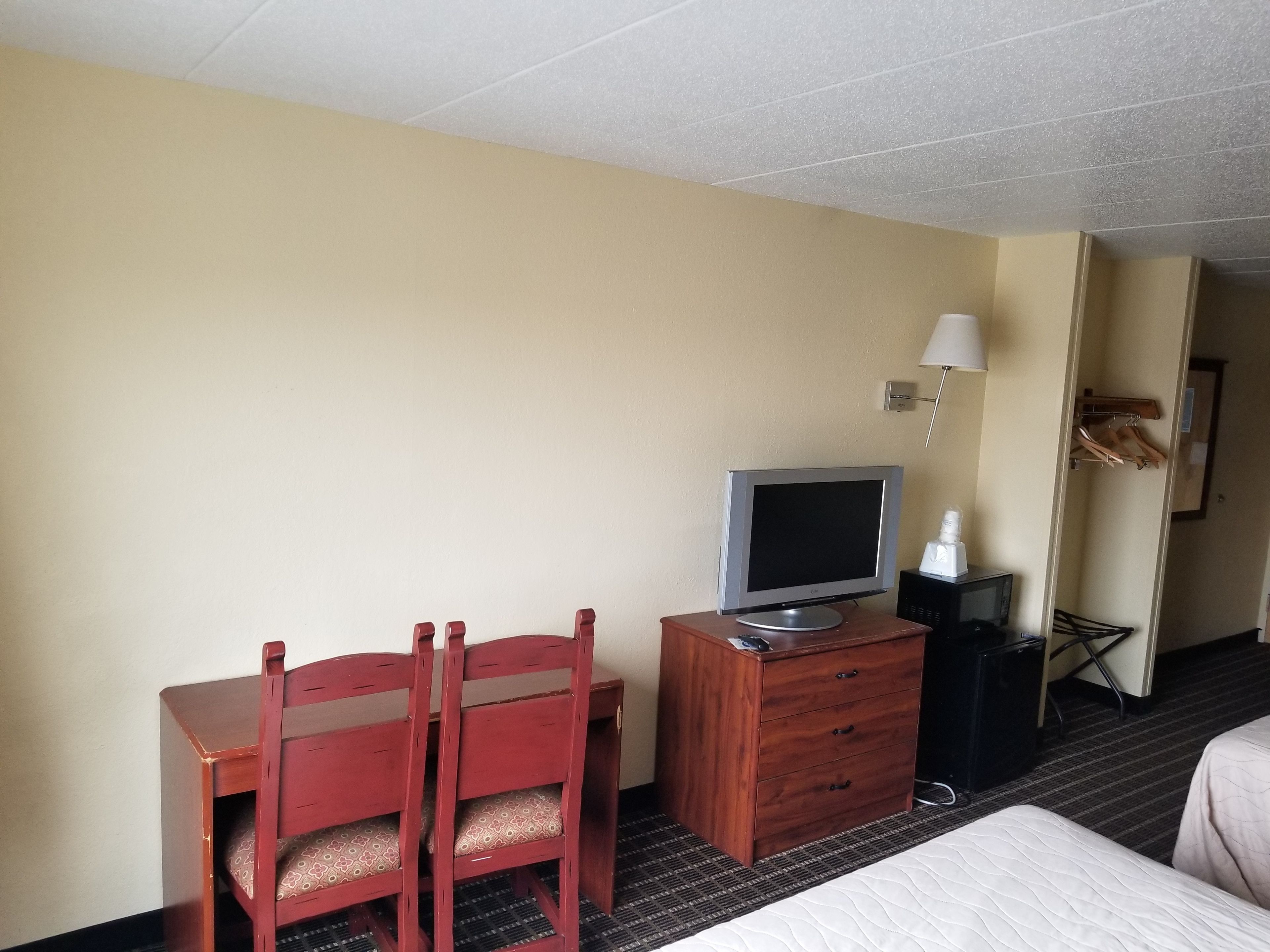 Travelodge by Wyndham Lansing IL