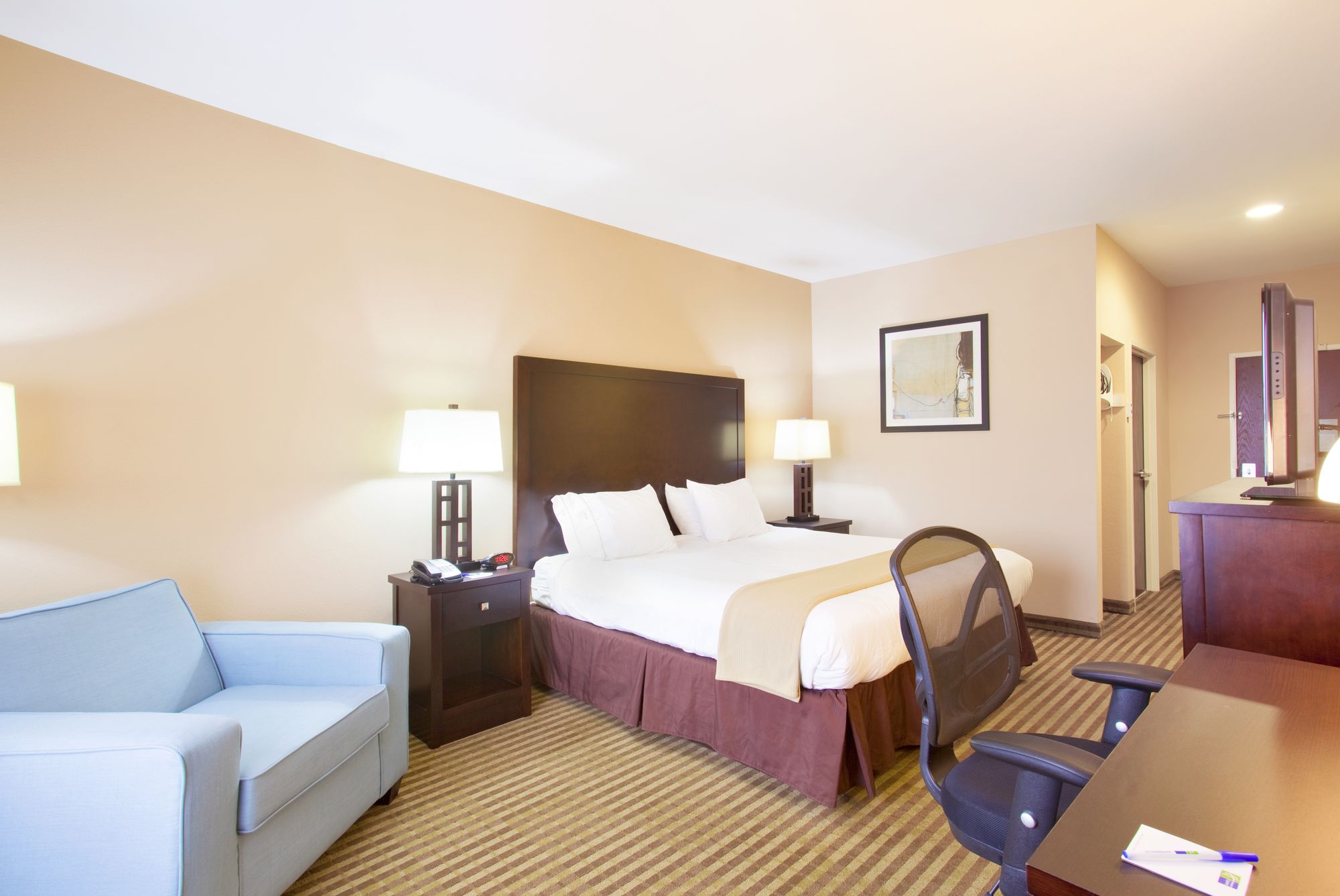Holiday Inn Express Le Roy - Bloomington Area
