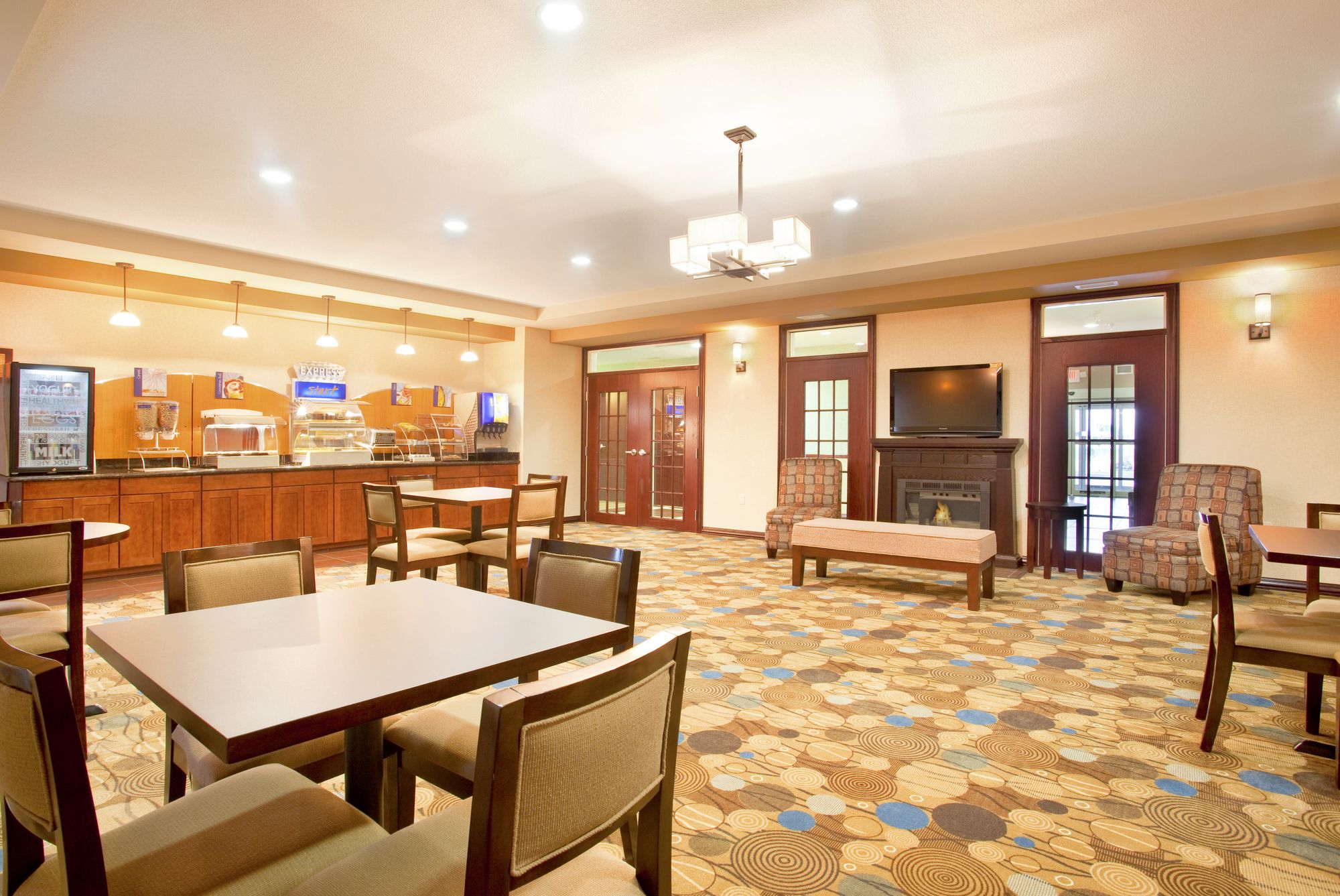 Holiday Inn Express Le Roy - Bloomington Area