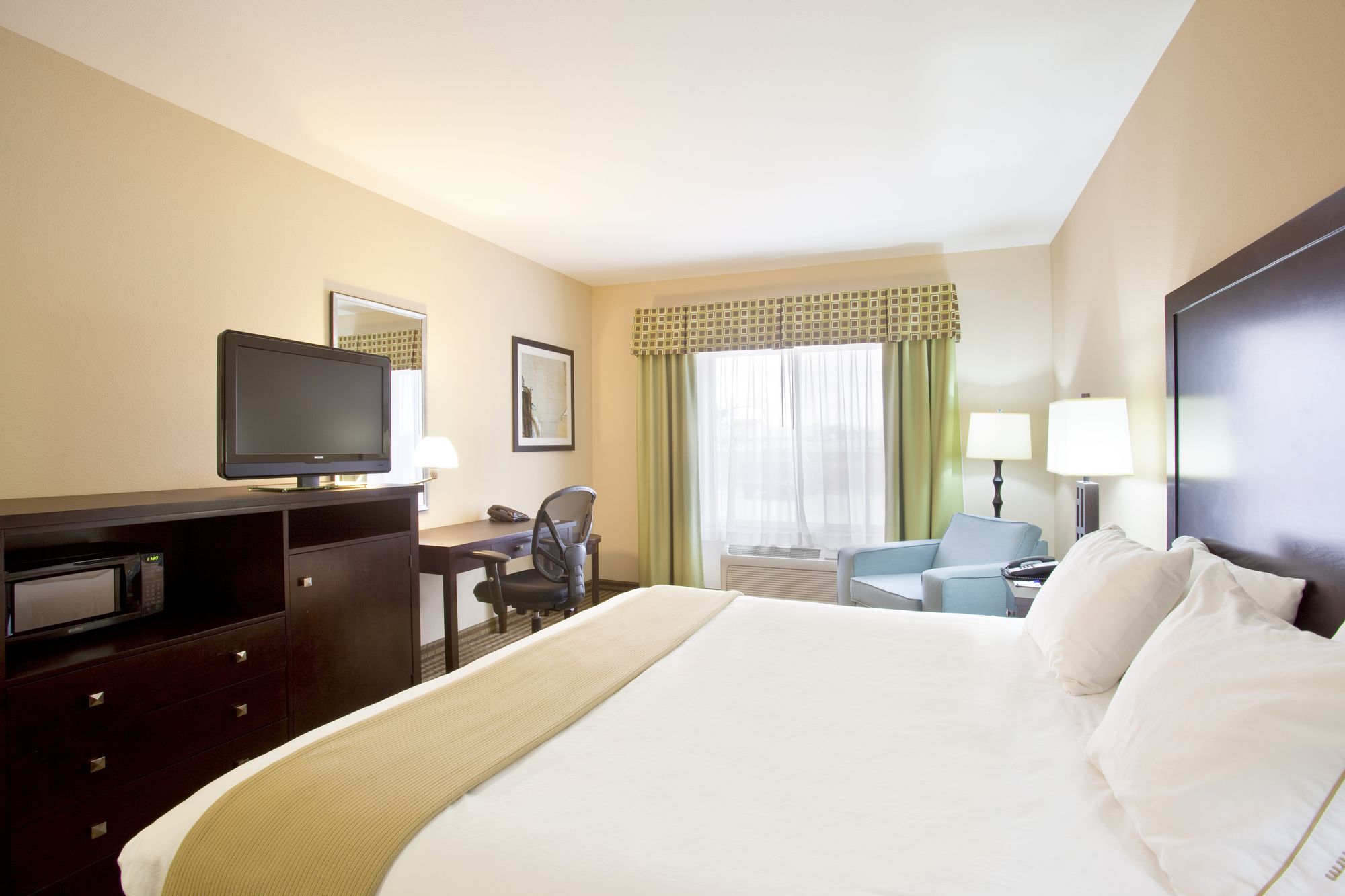 Holiday Inn Express Le Roy - Bloomington Area