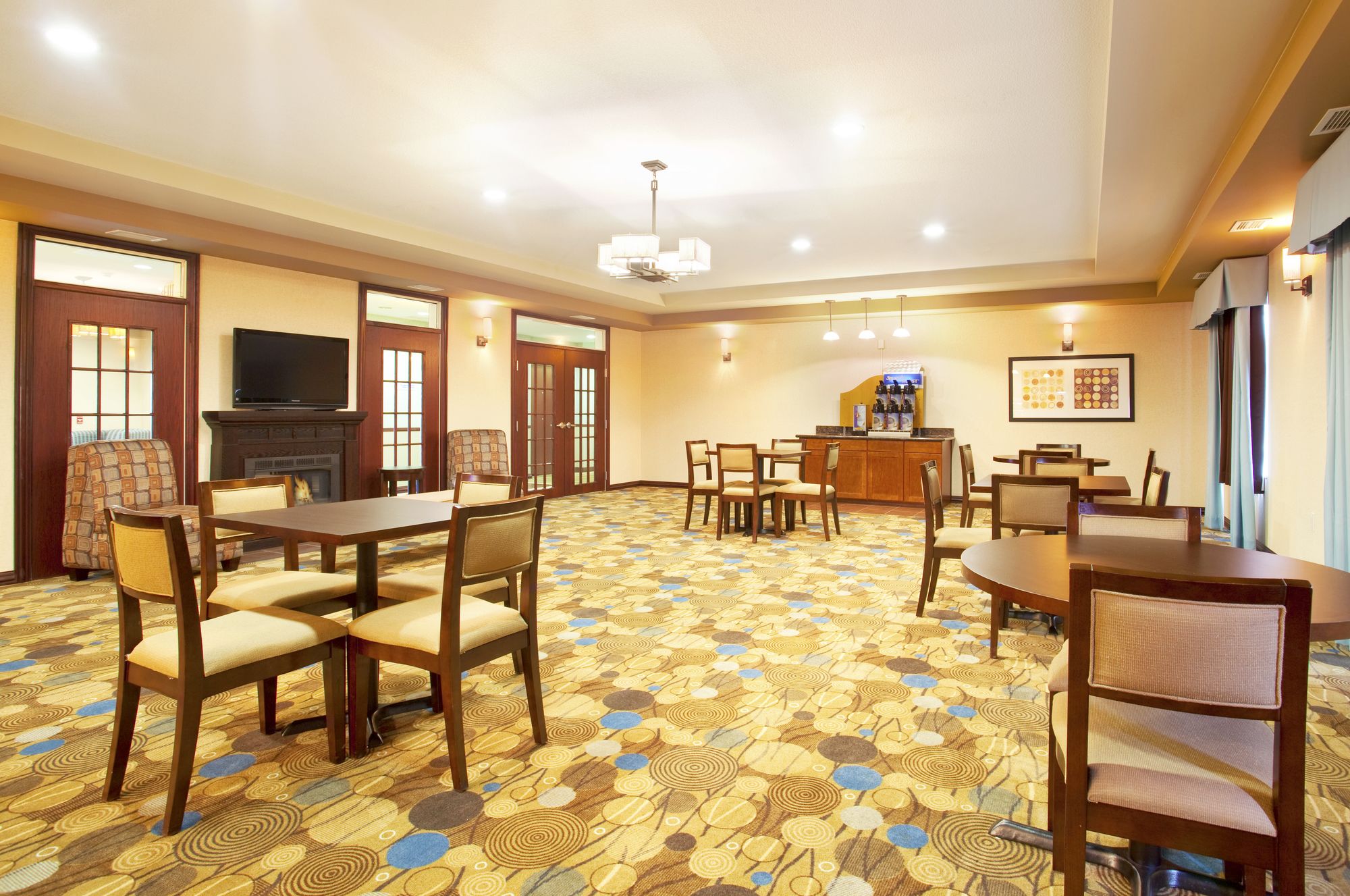 Holiday Inn Express Le Roy - Bloomington Area