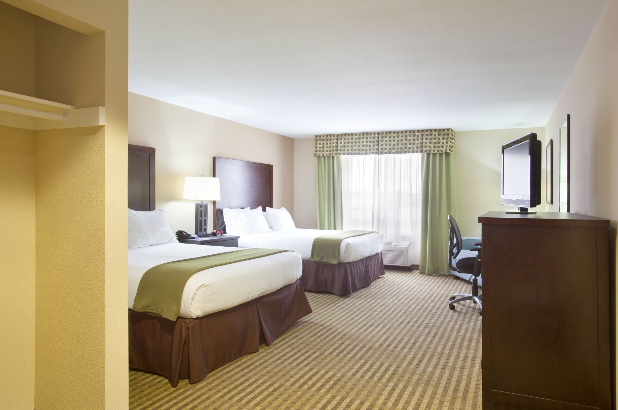 Holiday Inn Express Le Roy - Bloomington Area