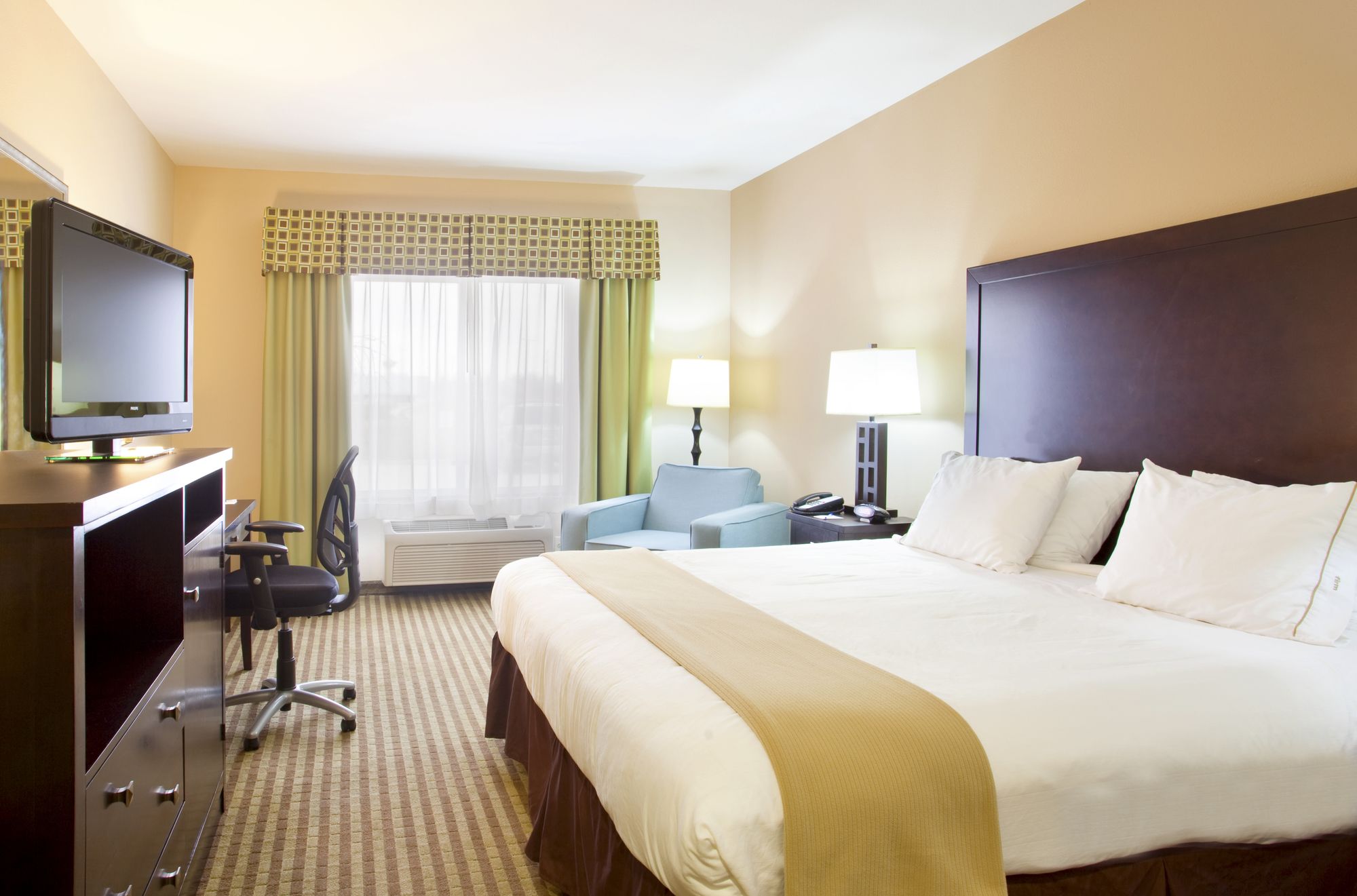Holiday Inn Express Le Roy - Bloomington Area