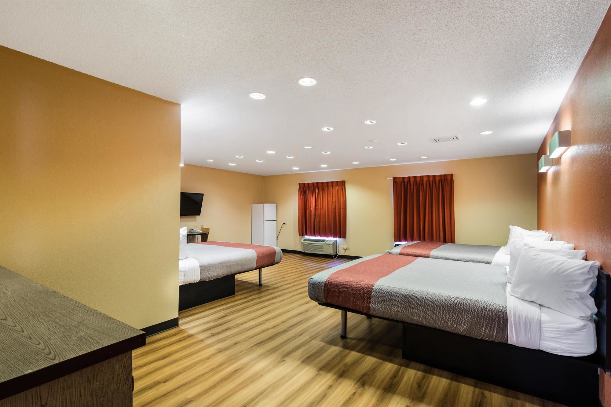 Motel 6 Libertyville