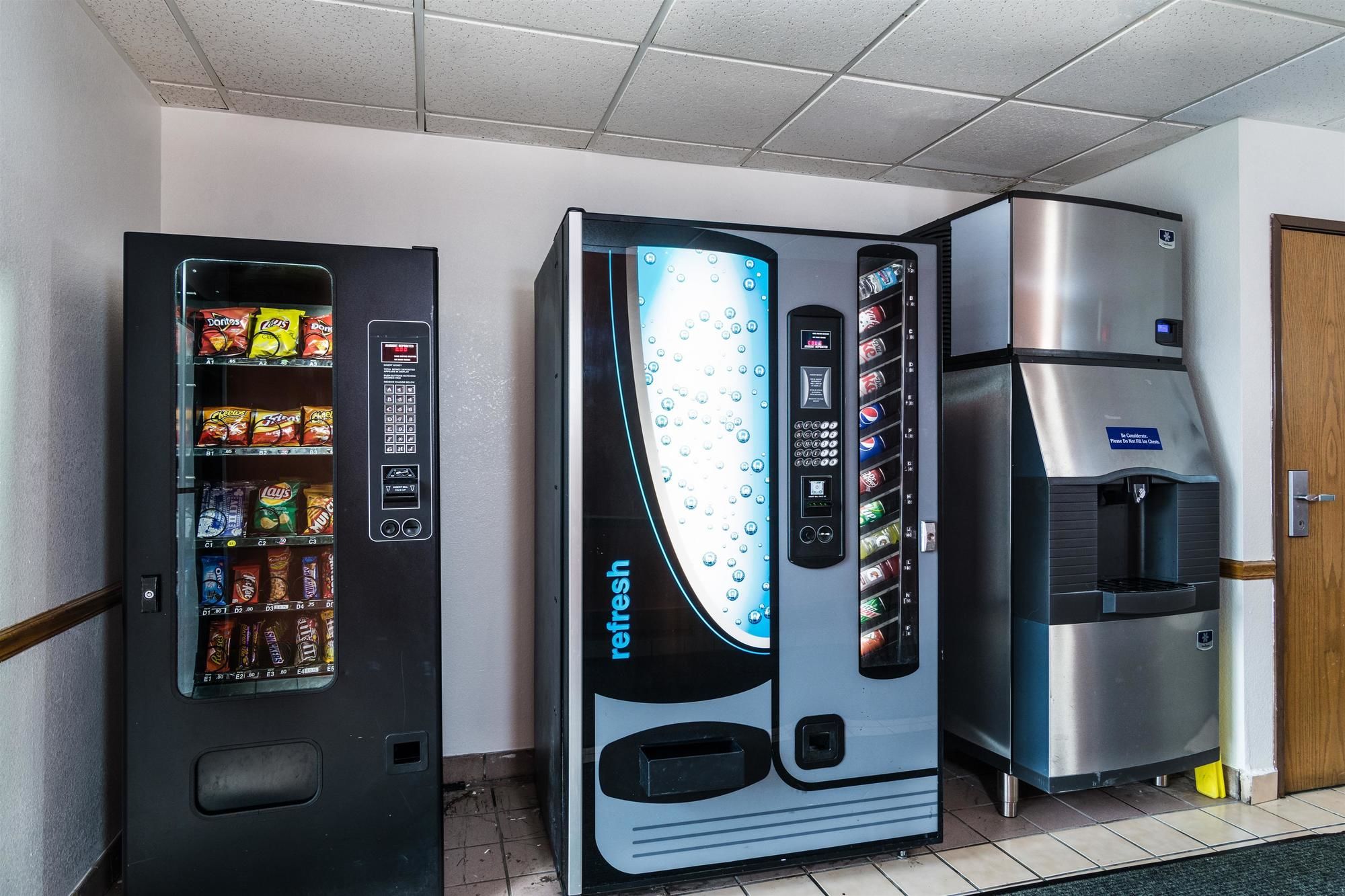 Motel 6 Libertyville