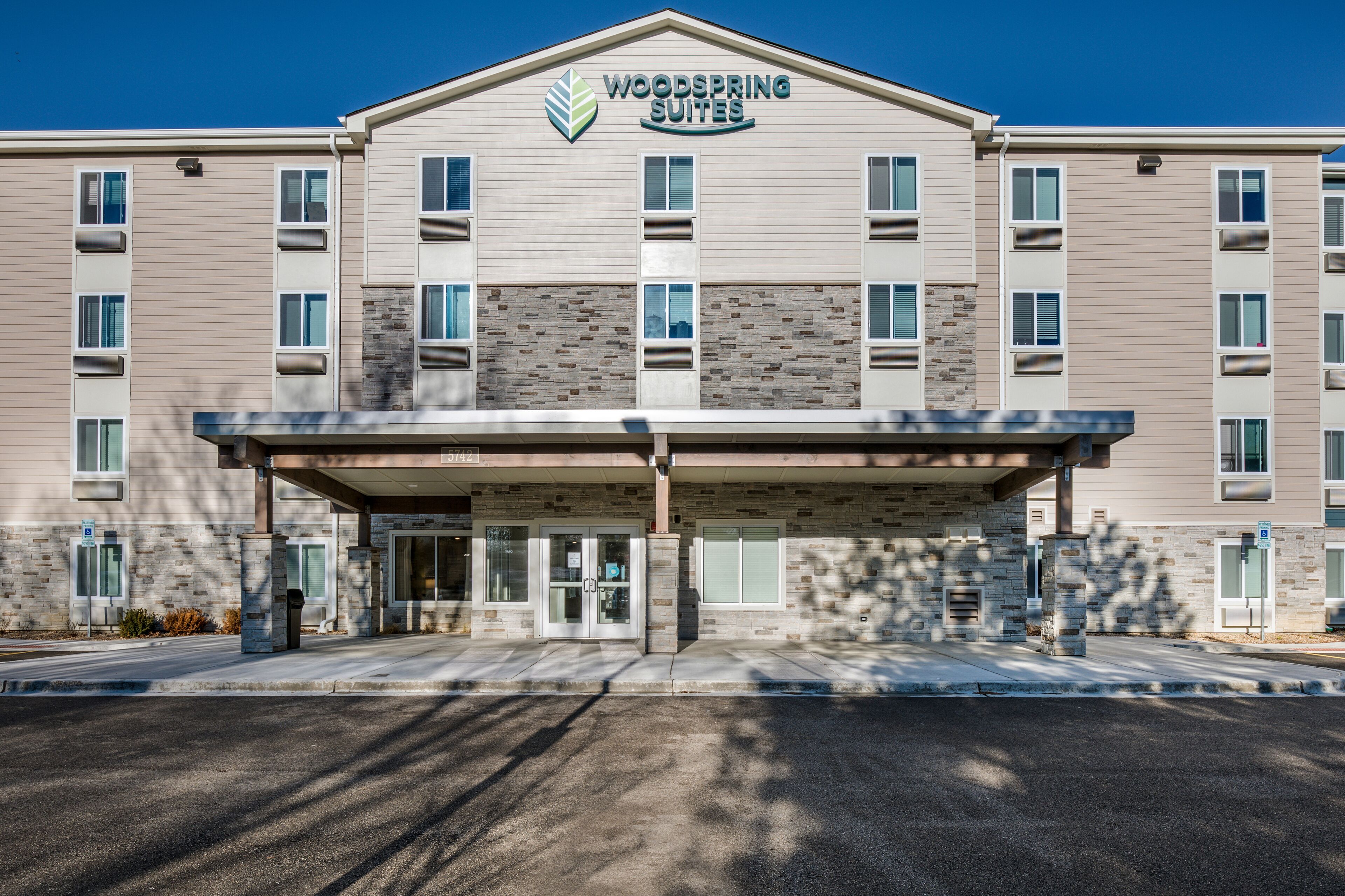Wood Spring Suites Libertyville