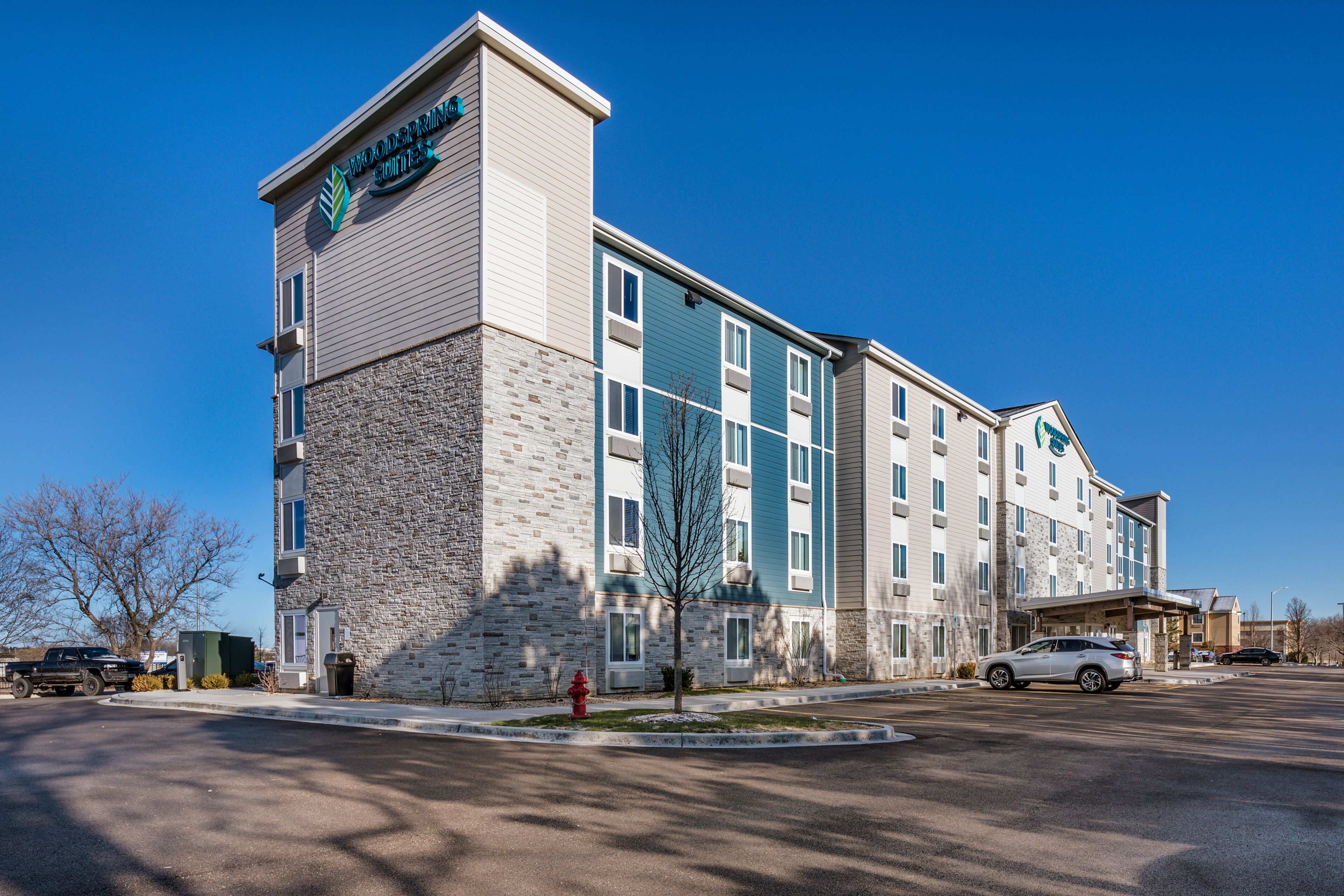 Wood Spring Suites Libertyville