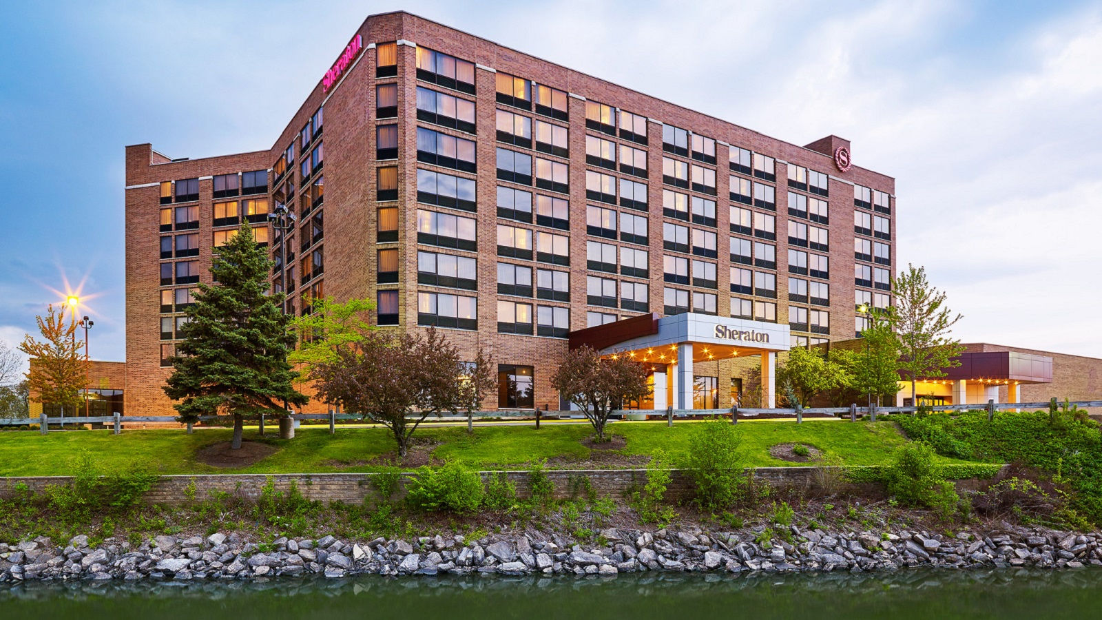 Sheraton Lisle Naperville Hotel