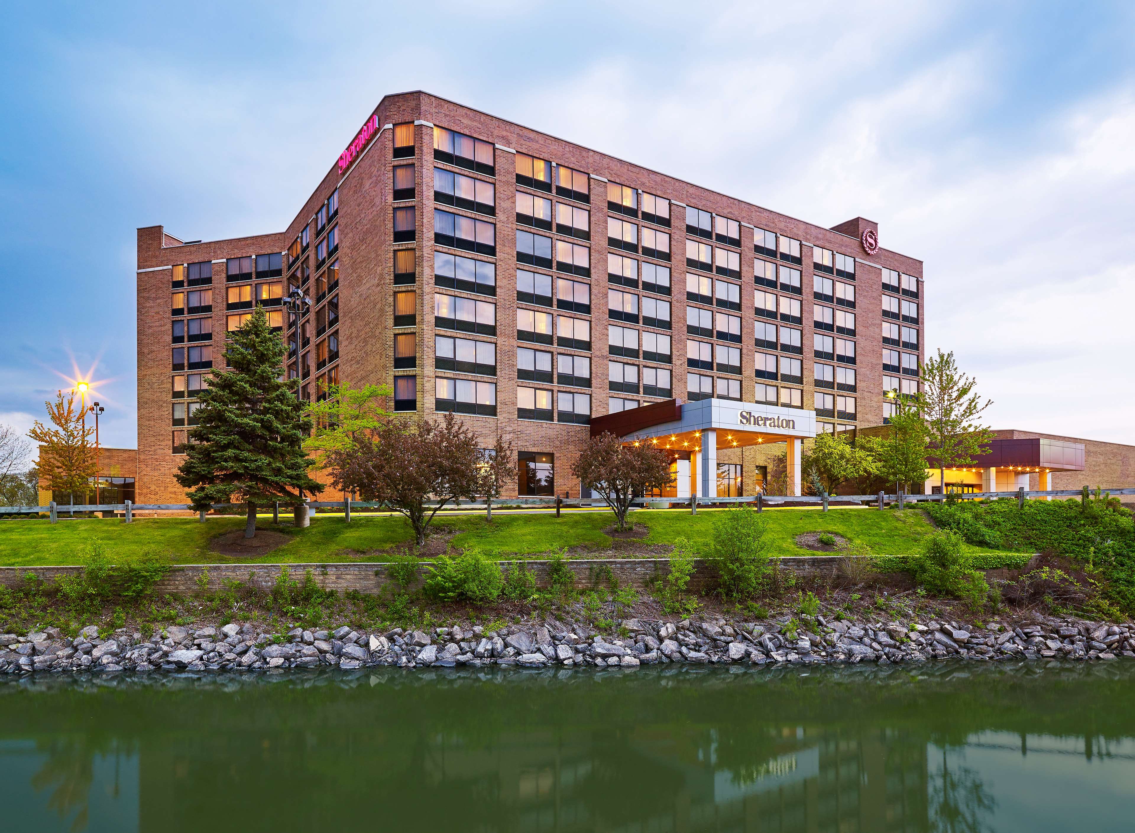 Sheraton Lisle Naperville Hotel