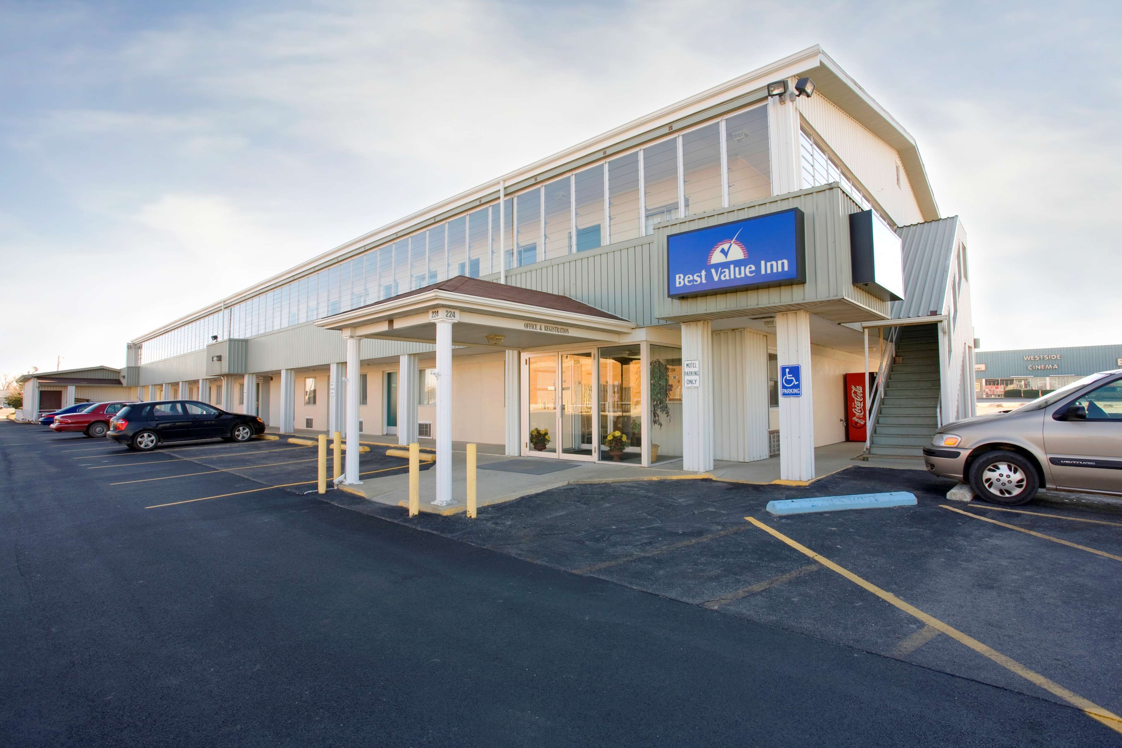 Americas Best Value Inn-litchfield