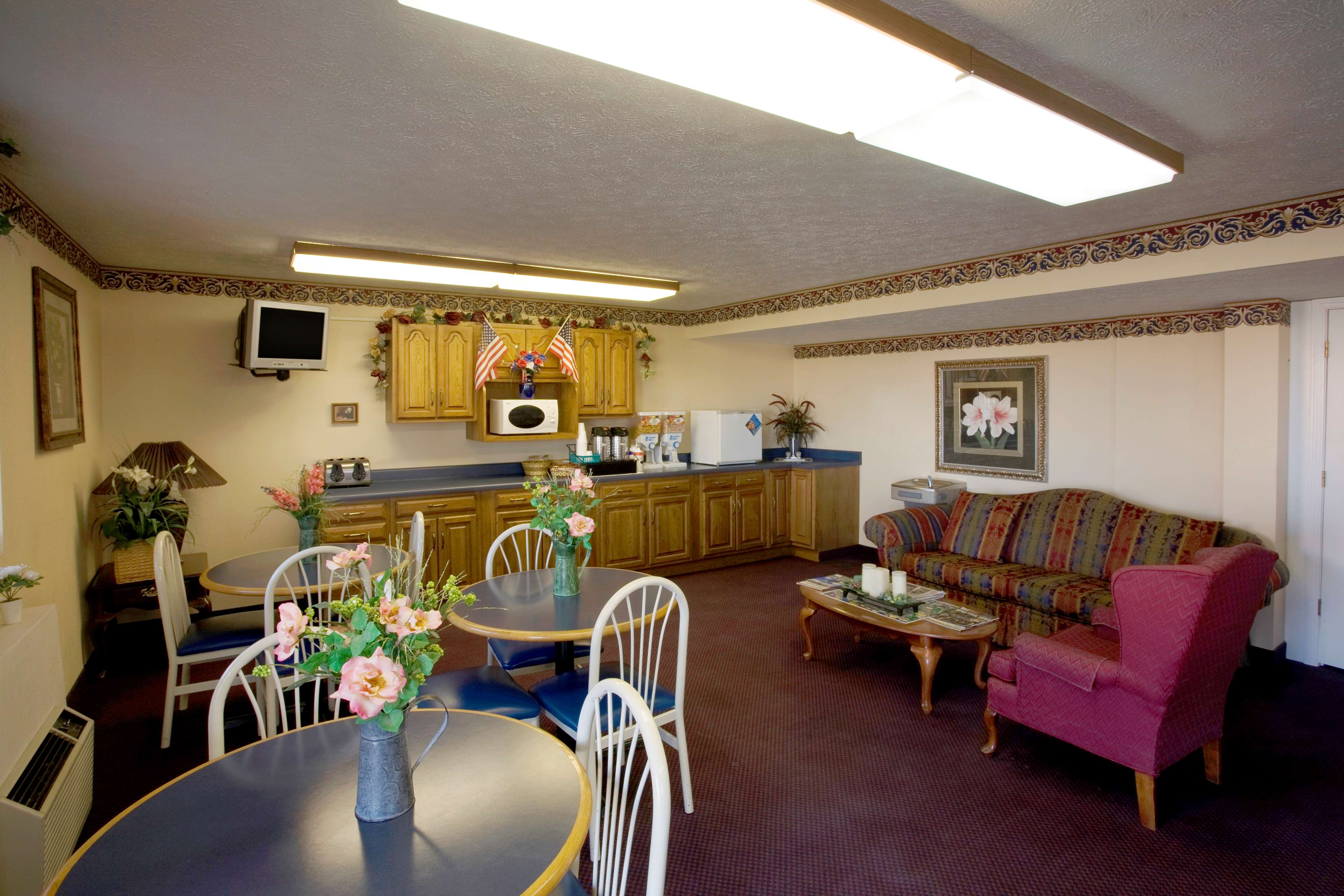 Americas Best Value Inn-litchfield