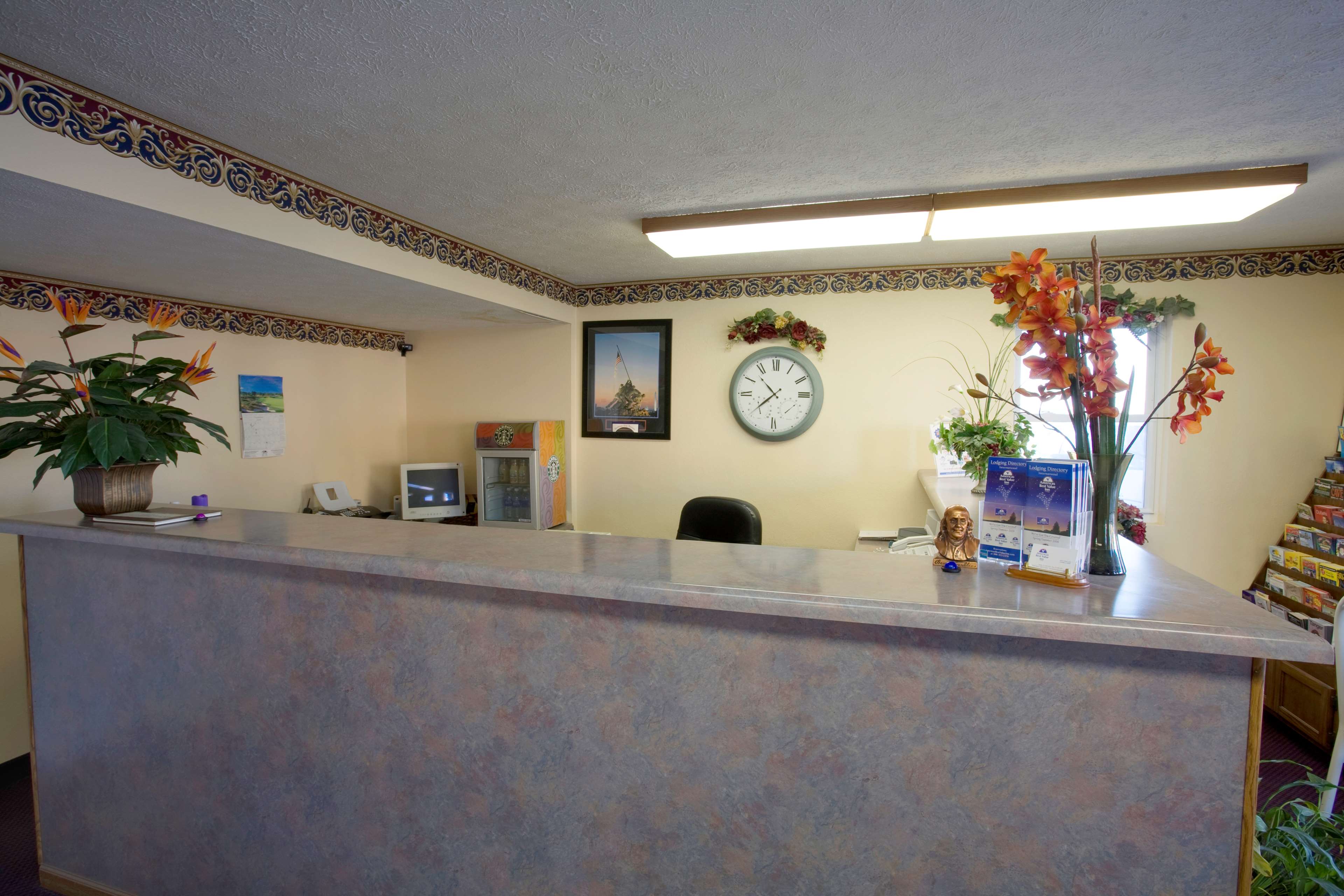 Americas Best Value Inn-litchfield