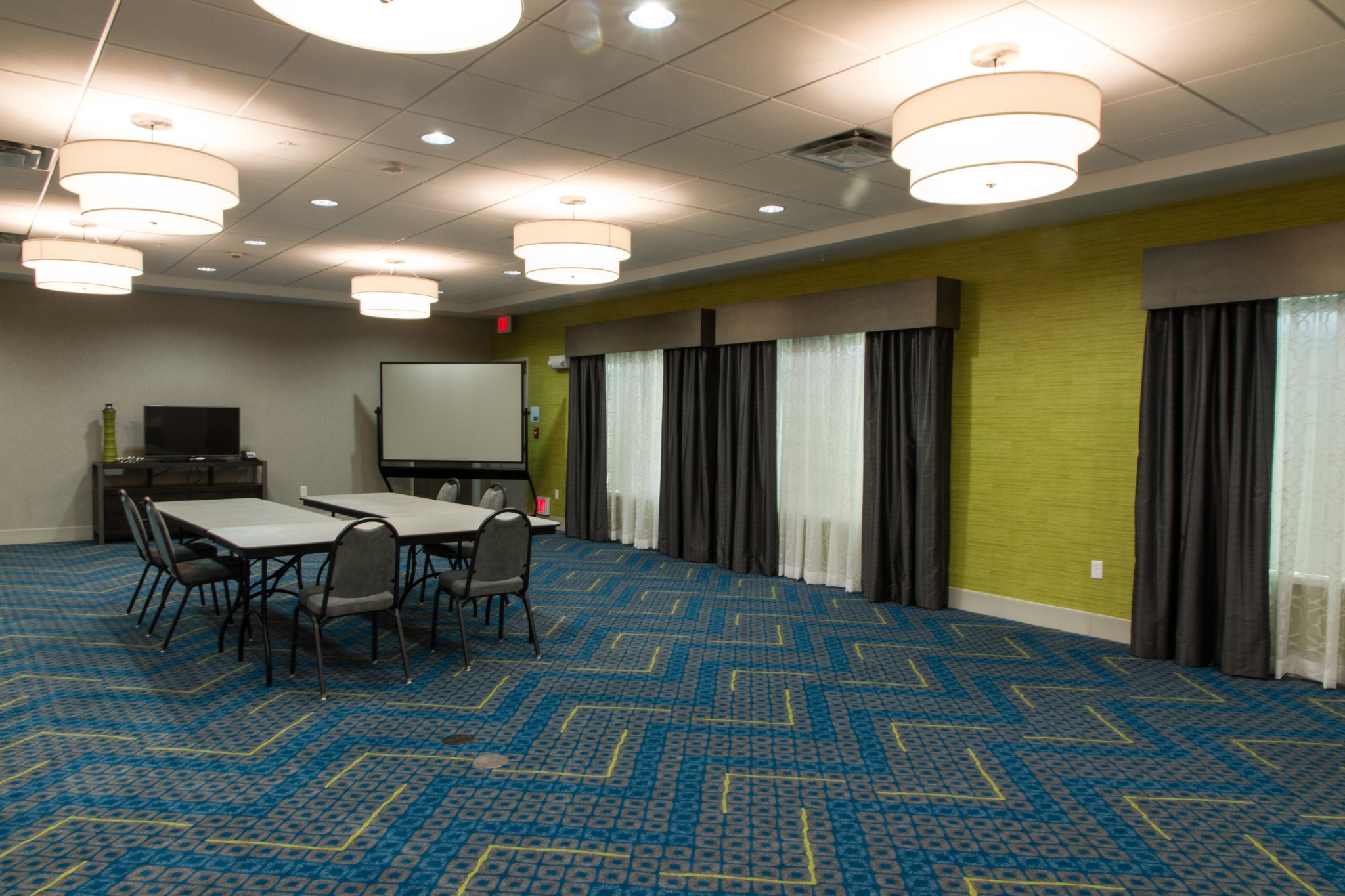 Holiday Inn Express & Suites Litchfield West