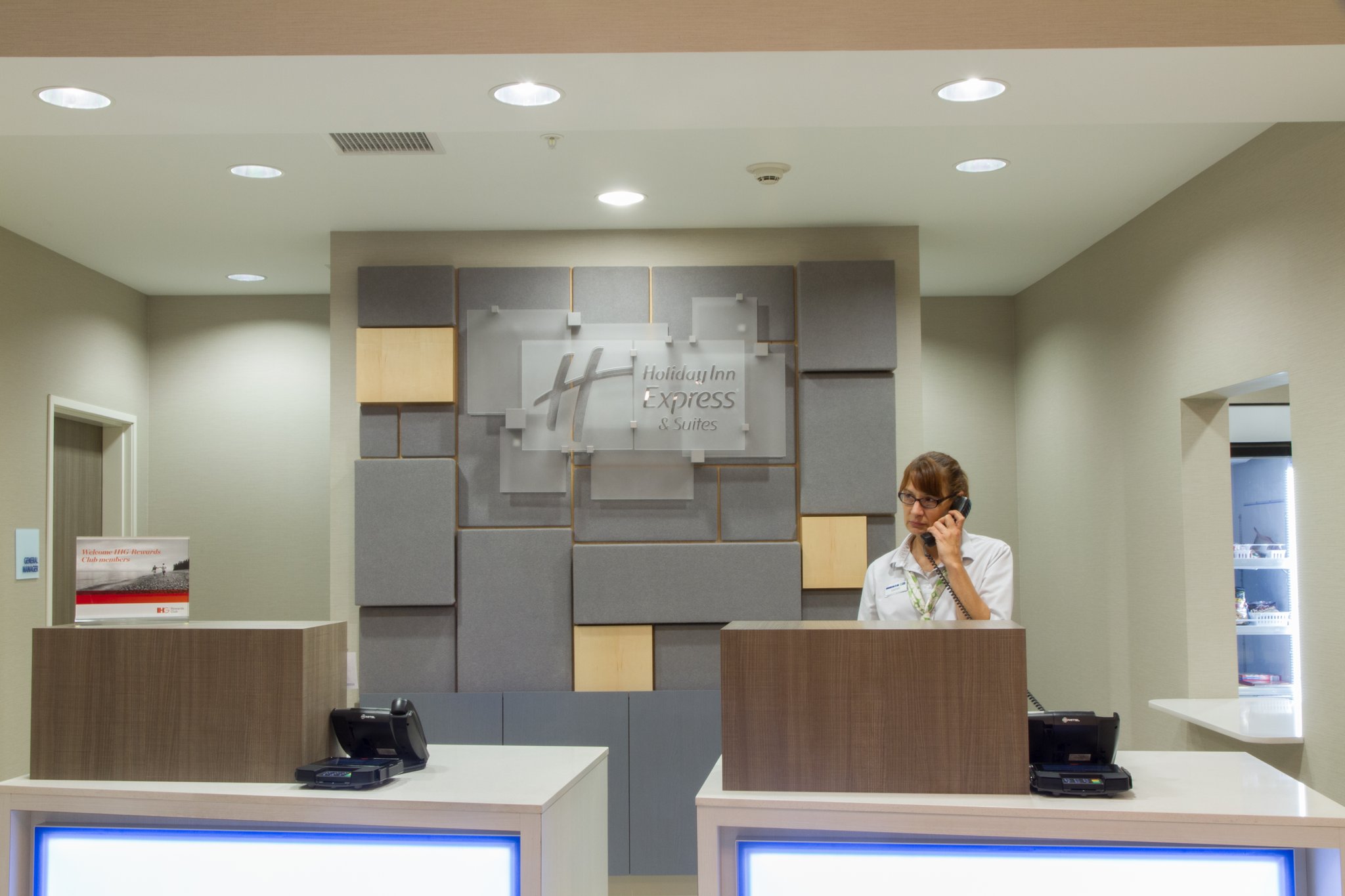 Holiday Inn Express & Suites Litchfield West