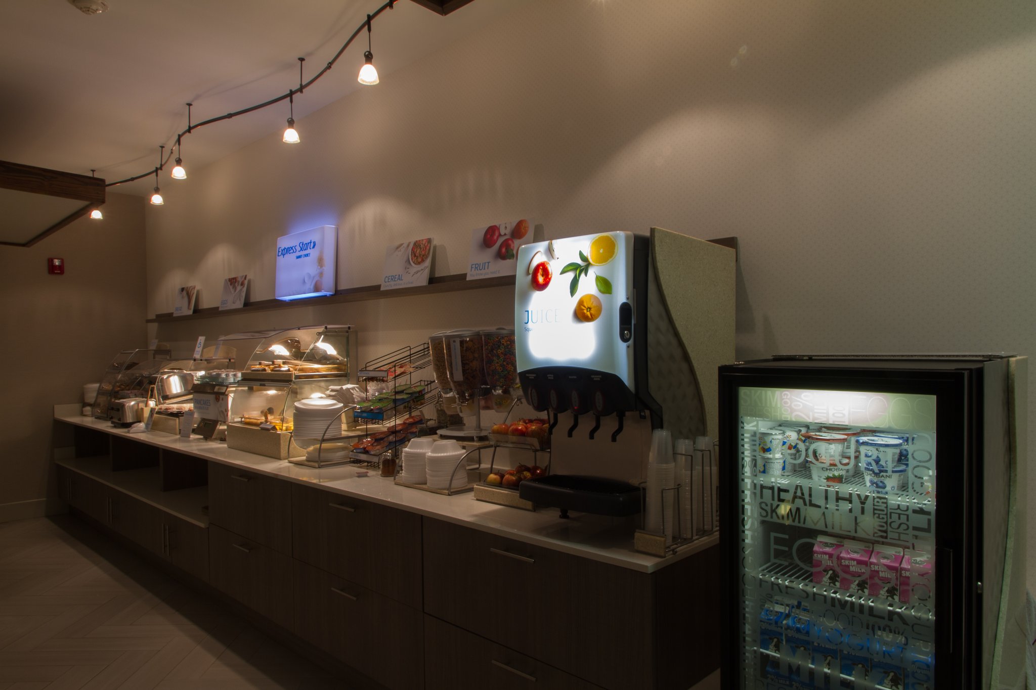 Holiday Inn Express & Suites Litchfield West