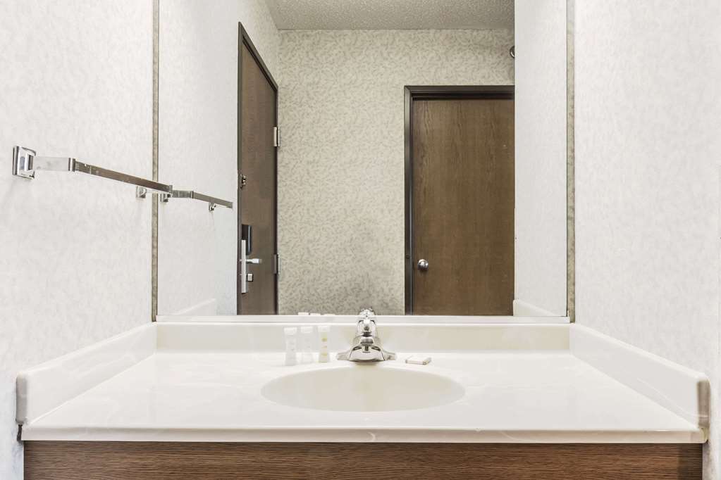 Howard Johnson by Wyndham Manteno