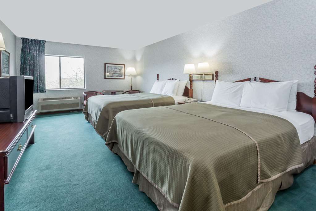Howard Johnson by Wyndham Manteno