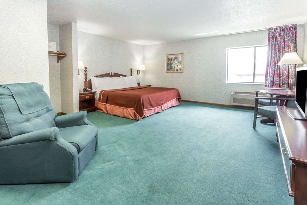 Howard Johnson by Wyndham Manteno