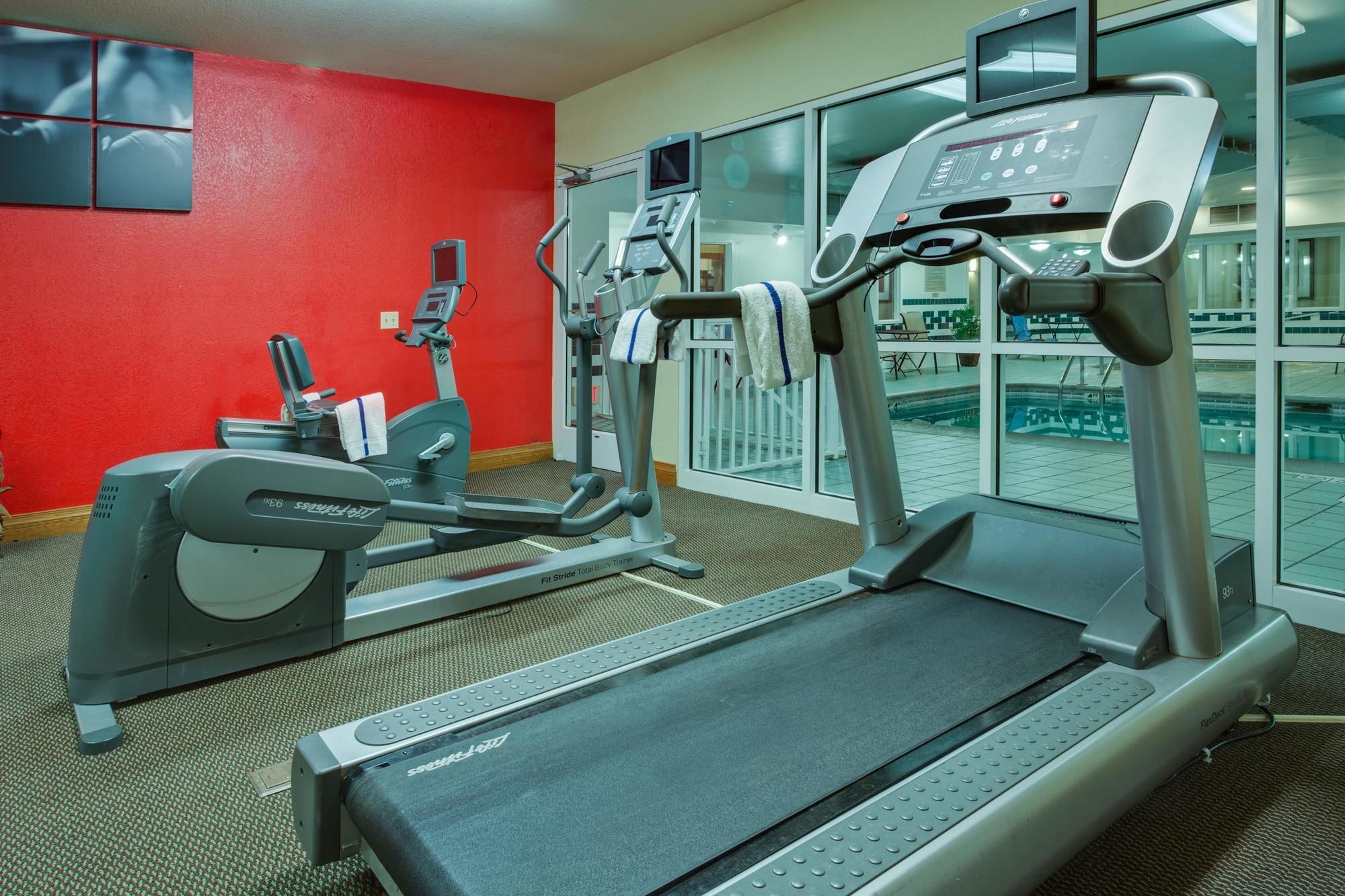 Holiday Inn Express & Suites Chicago - Matteson