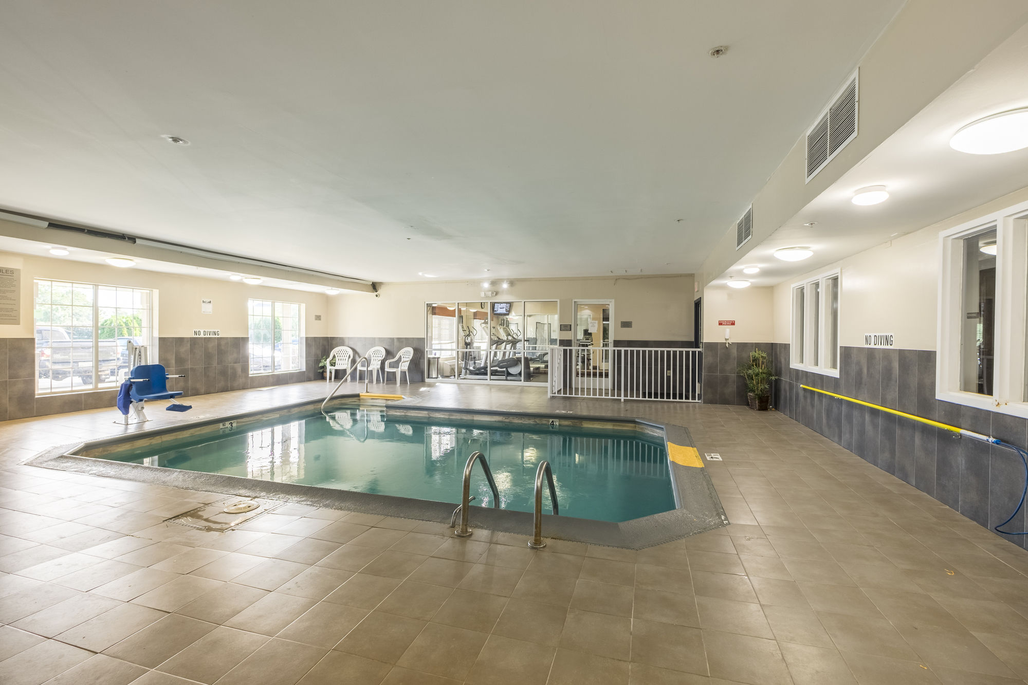 Holiday Inn Express & Suites Chicago - Matteson