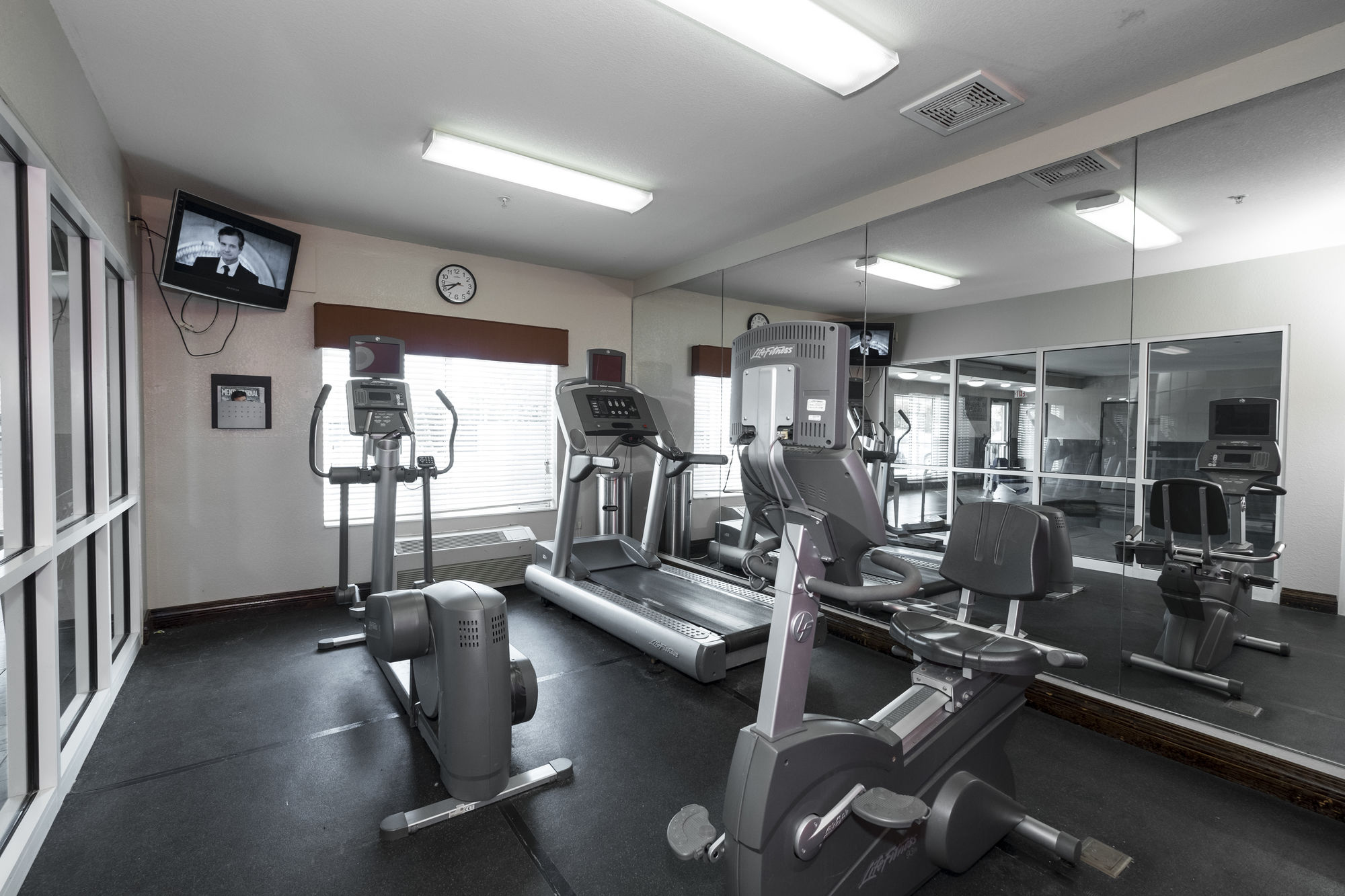 Holiday Inn Express & Suites Chicago - Matteson