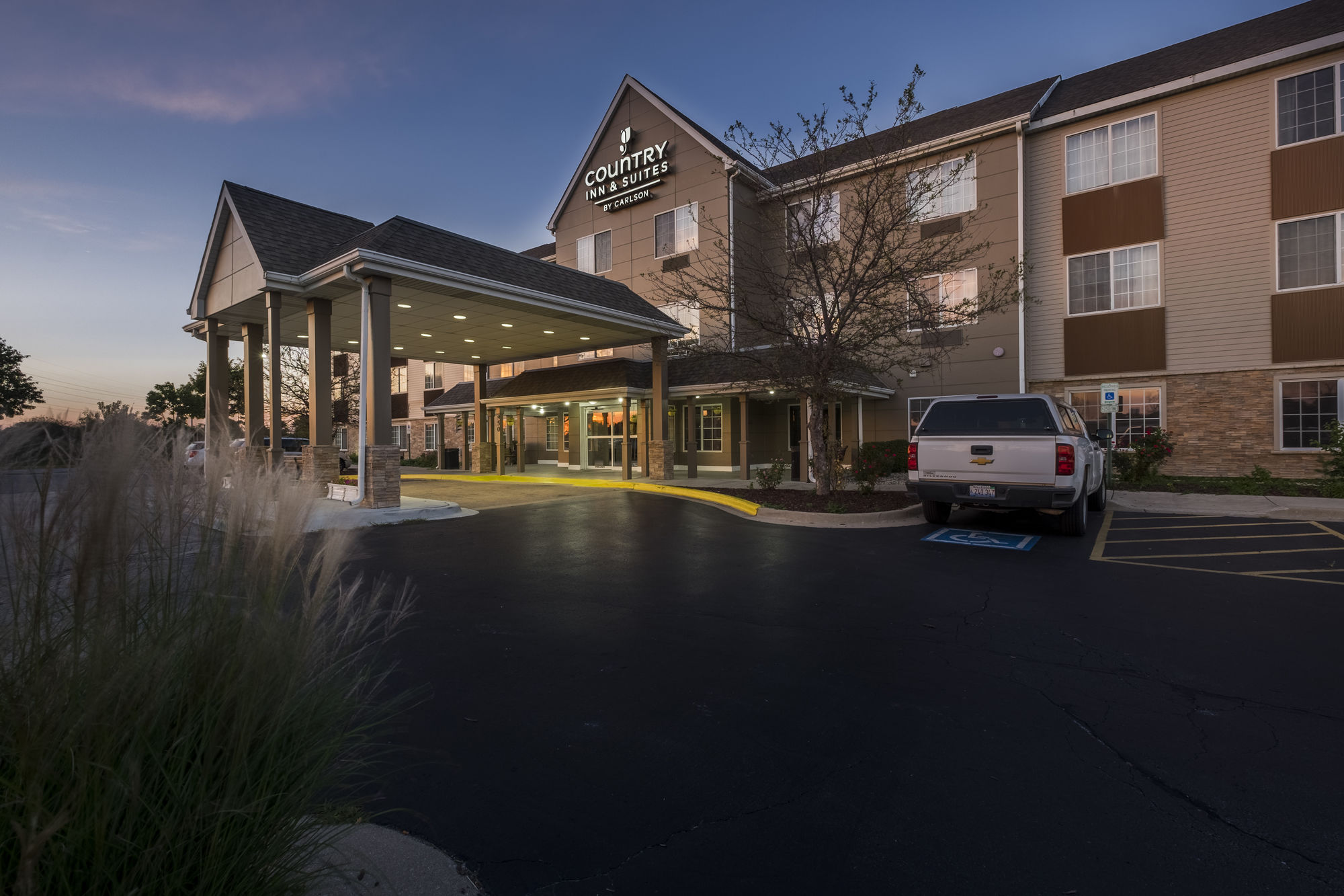 Holiday Inn Express & Suites Chicago - Matteson