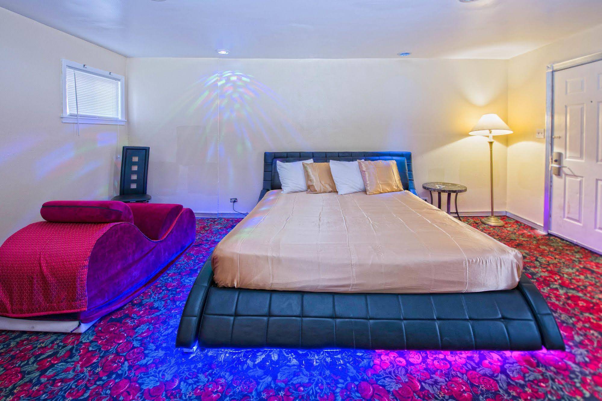 Presidential Inn & Suites