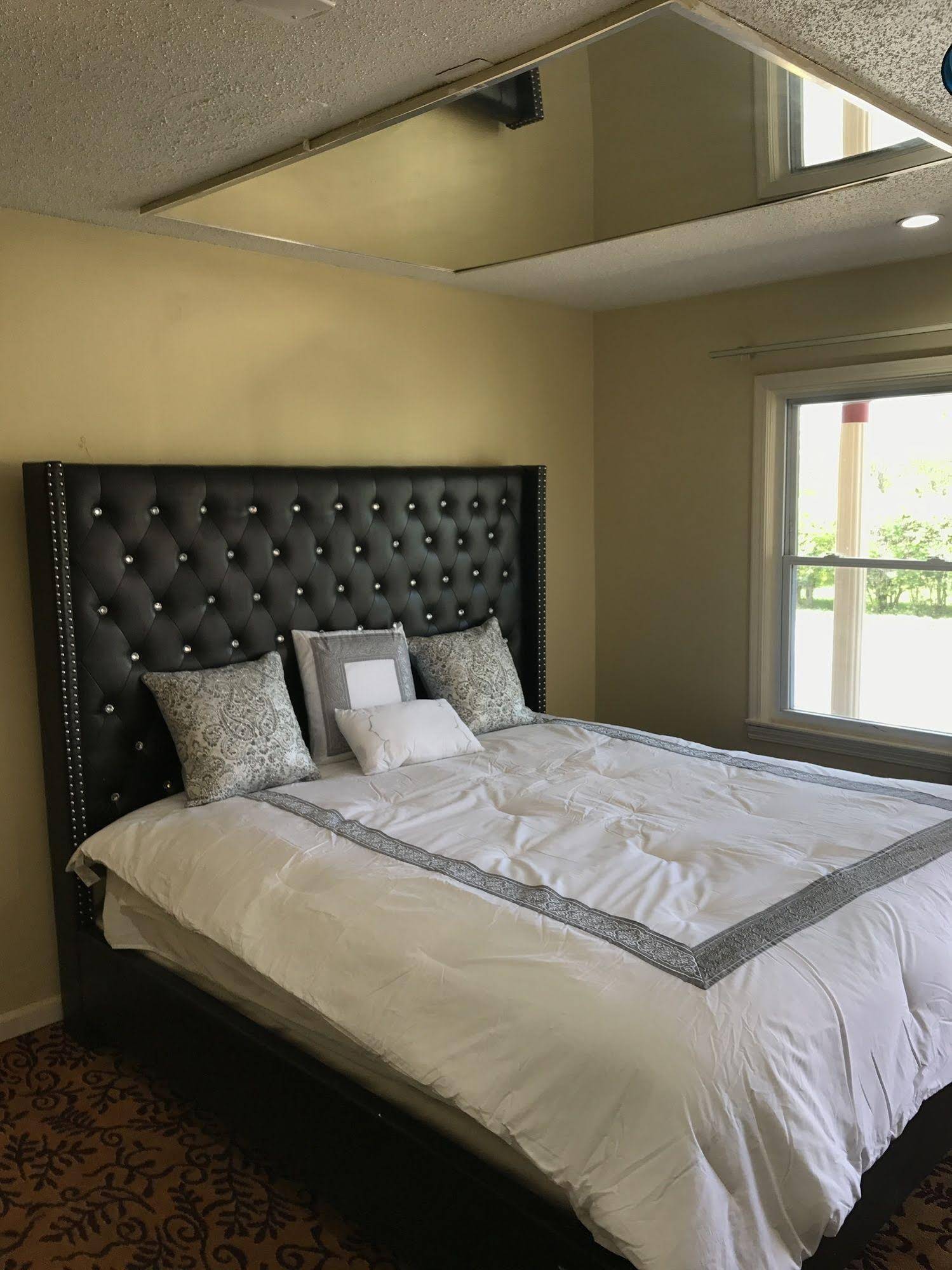 Presidential Inn & Suites