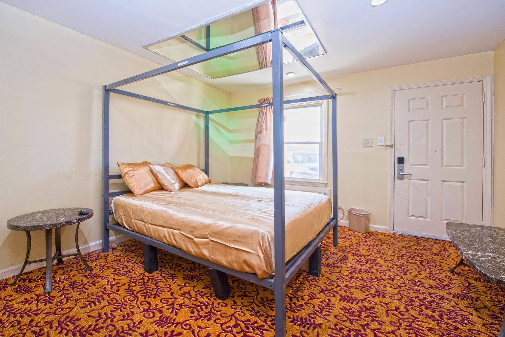 Presidential Inn & Suites