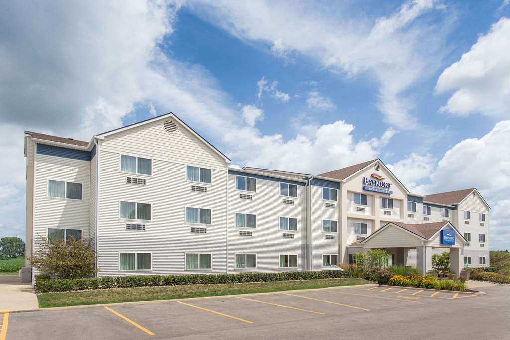 Clarion Pointe Mattoon Near University