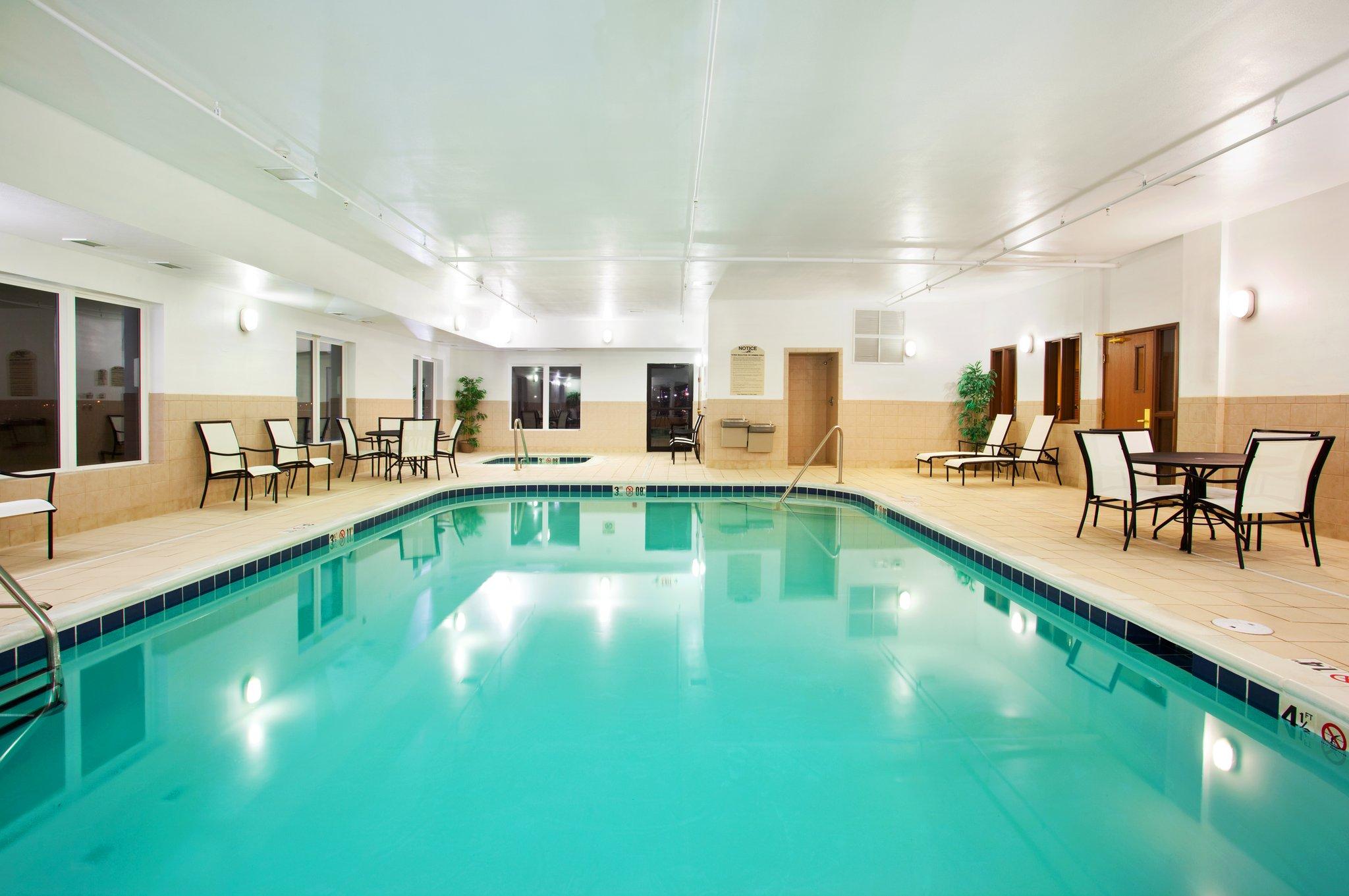 Holiday Inn Express & Suites Mattoon