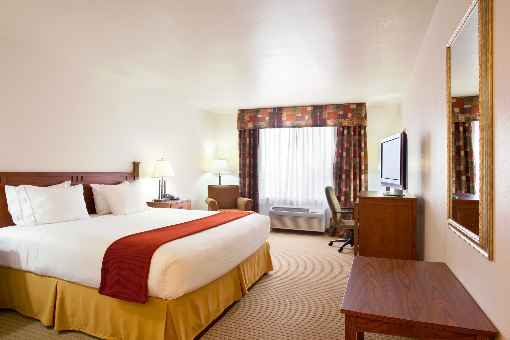 Holiday Inn Express & Suites Mattoon