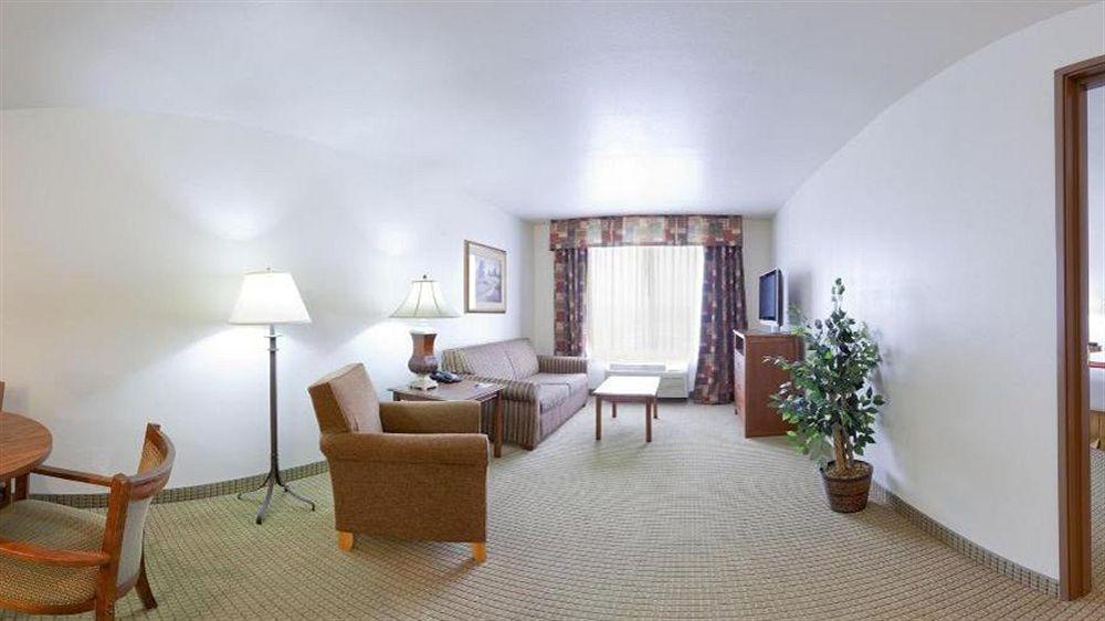 Holiday Inn Express & Suites Mattoon