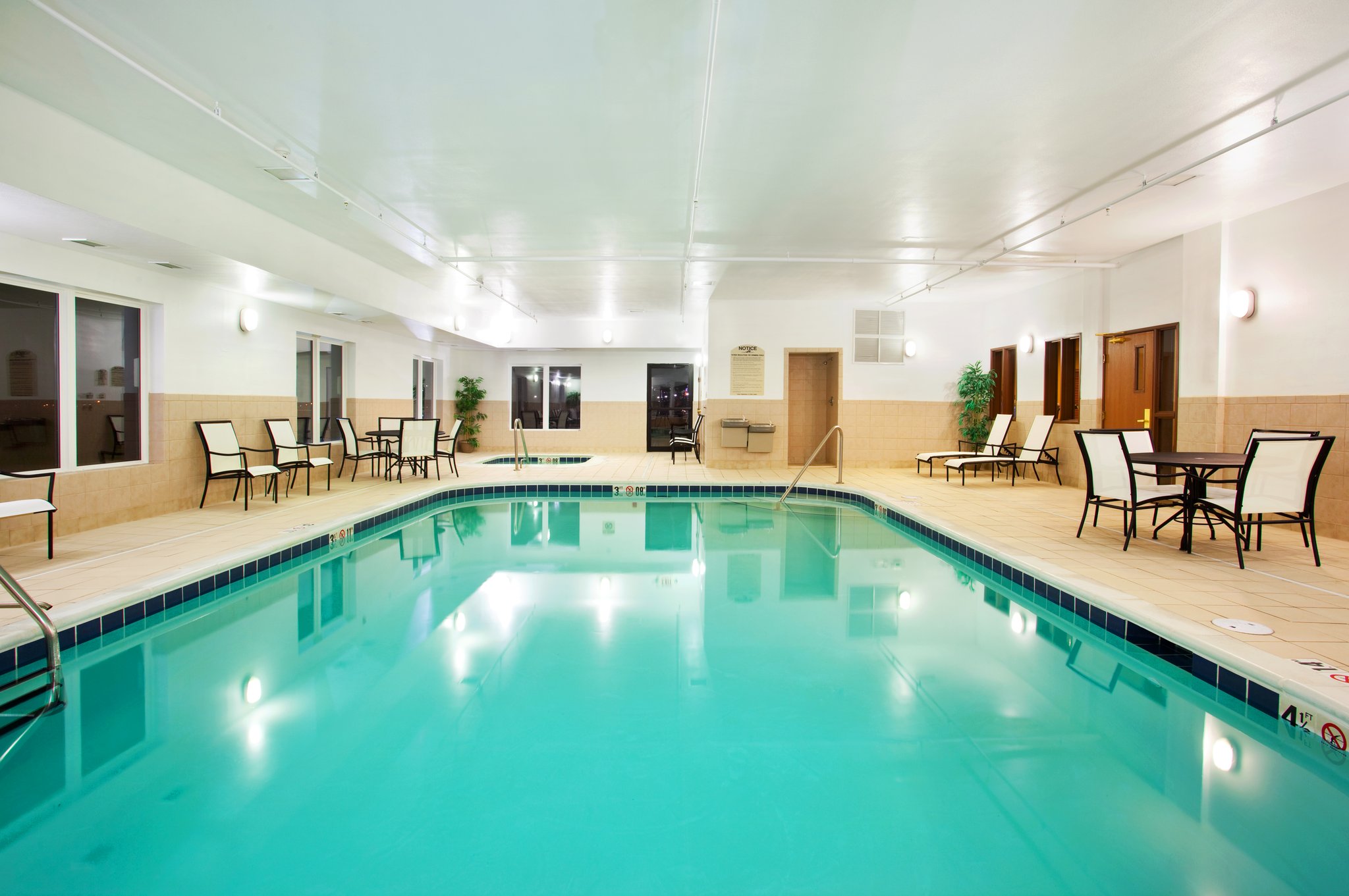 Holiday Inn Express & Suites Mattoon
