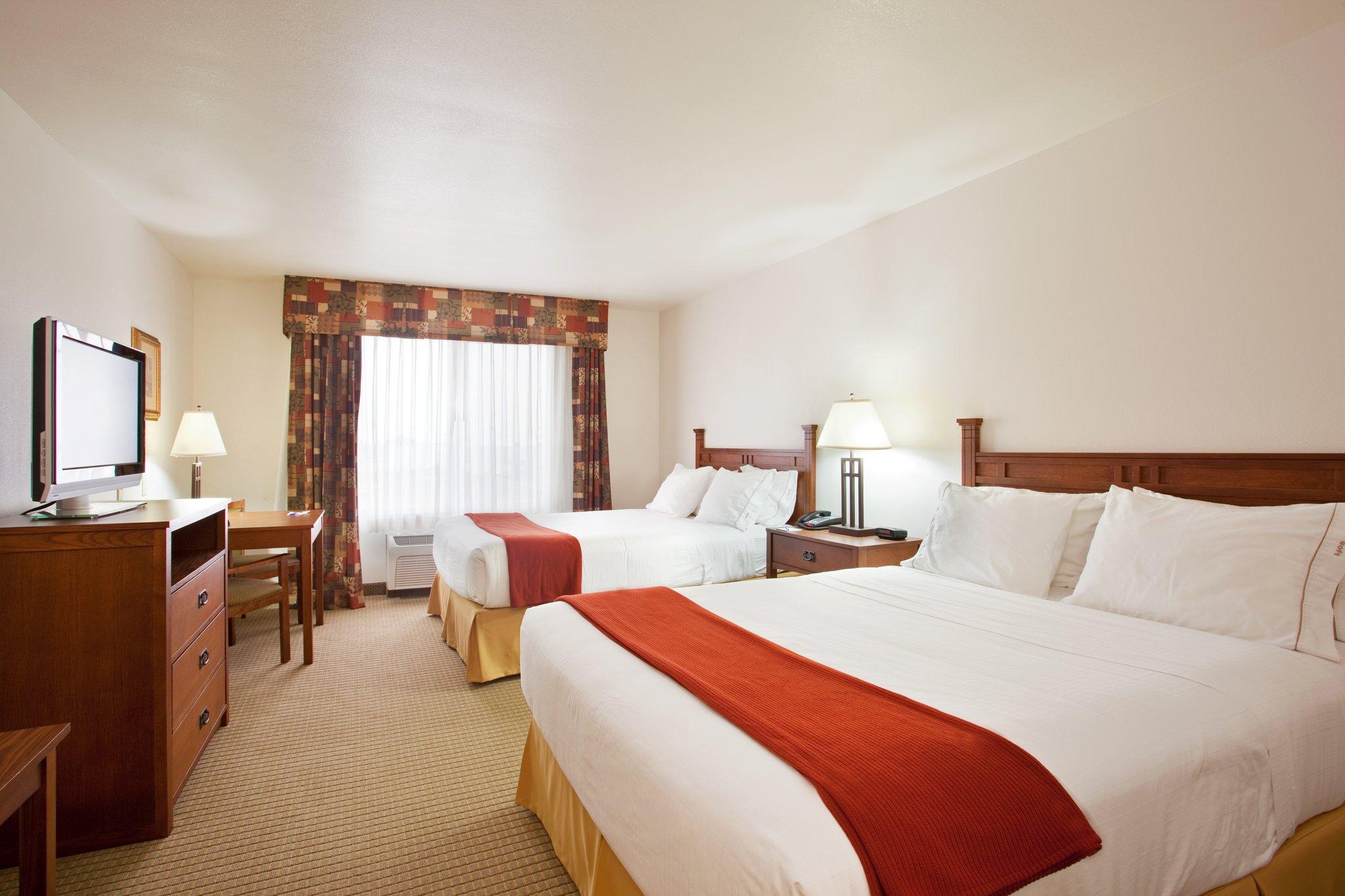 Holiday Inn Express & Suites Mattoon