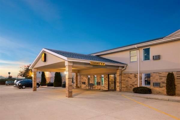 Super 8 by Wyndham Mattoon