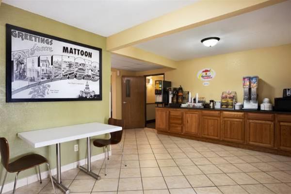 Super 8 by Wyndham Mattoon