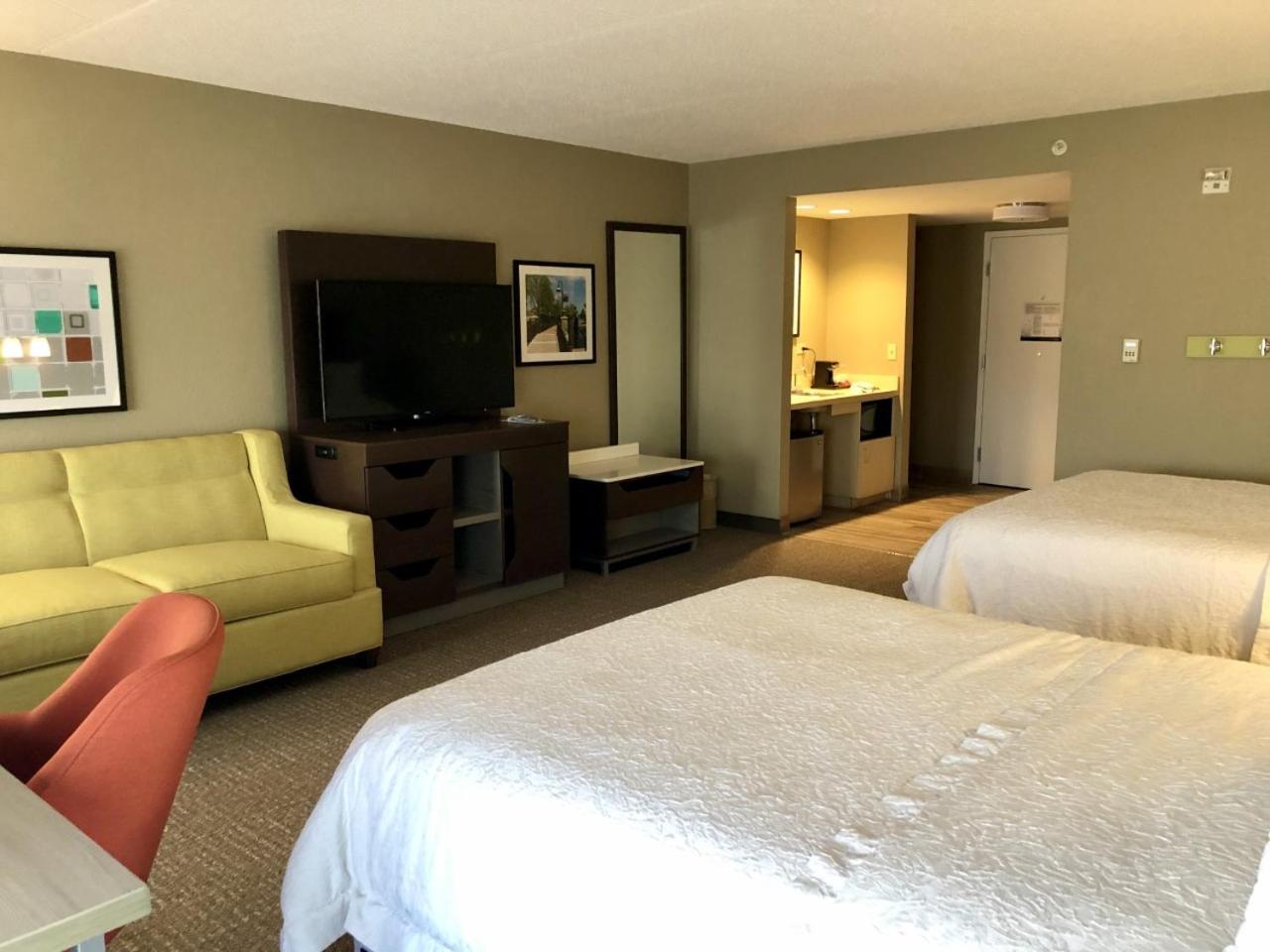 Hampton Inn McHenry