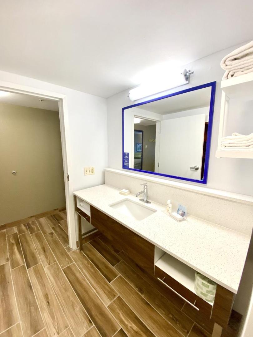 Hampton Inn McHenry