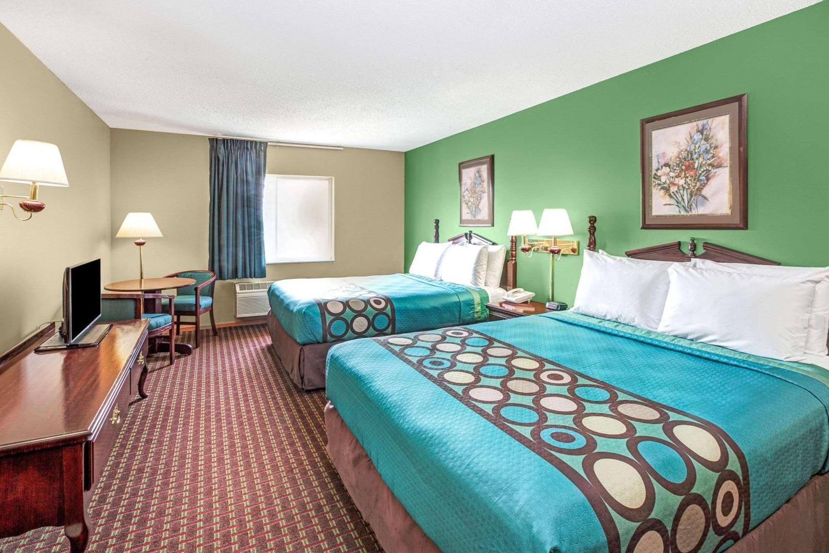Super 8 by Wyndham McHenry