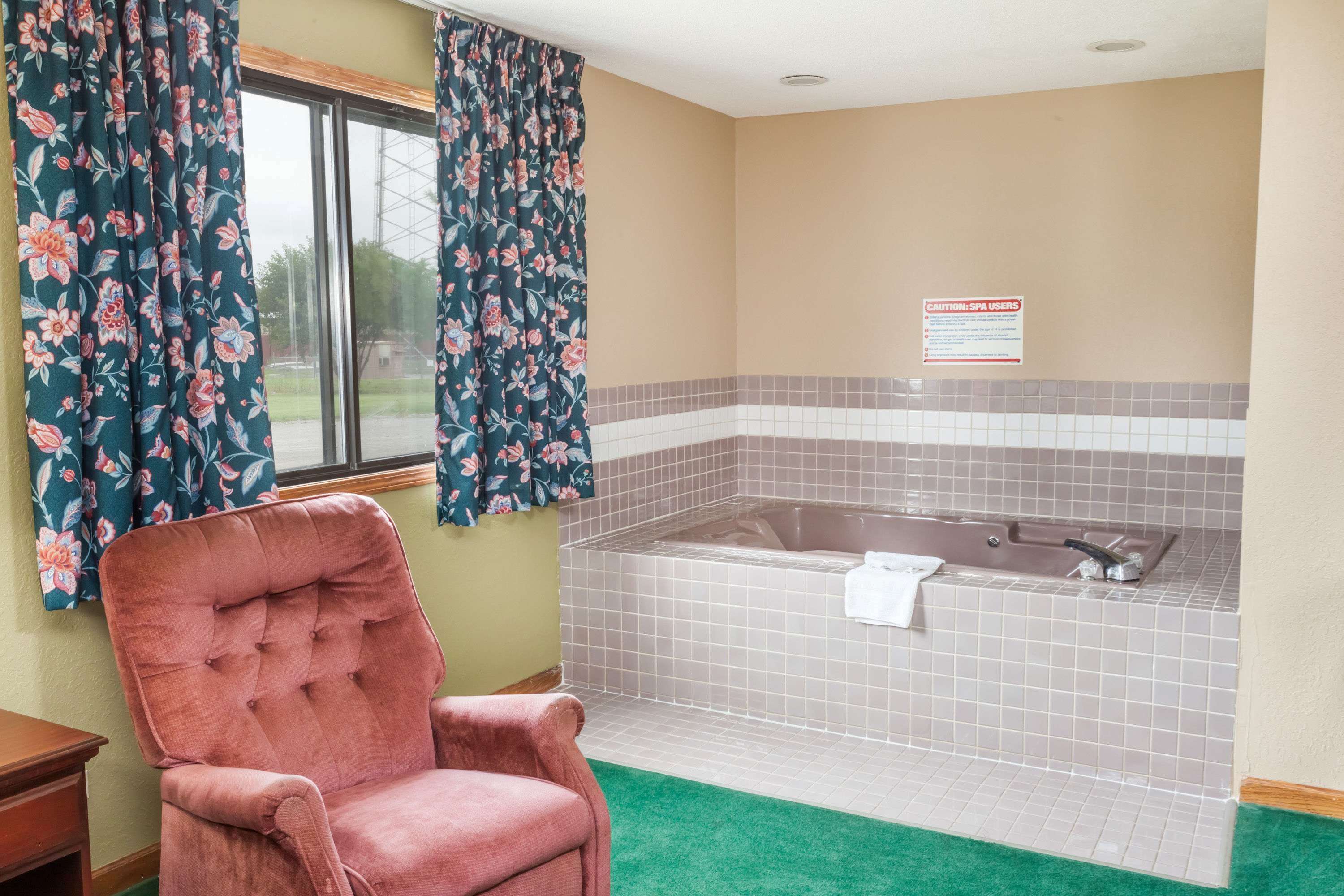 Super 8 by Wyndham McLean/Bloomington SW