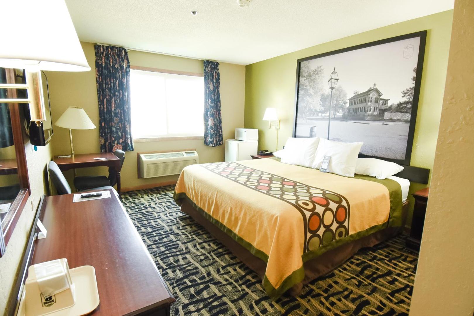 Super 8 by Wyndham McLean/Bloomington SW