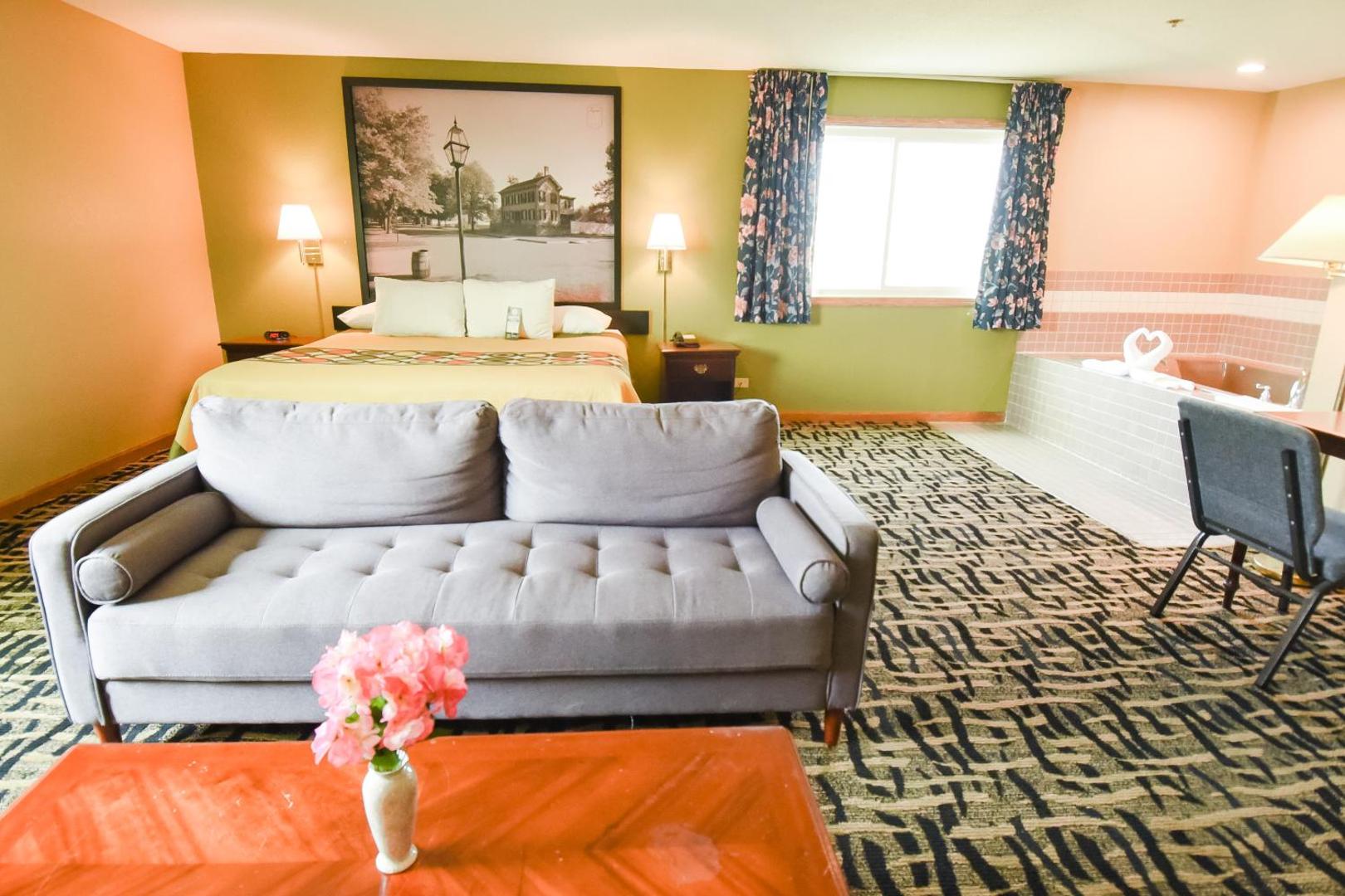 Super 8 by Wyndham McLean/Bloomington SW