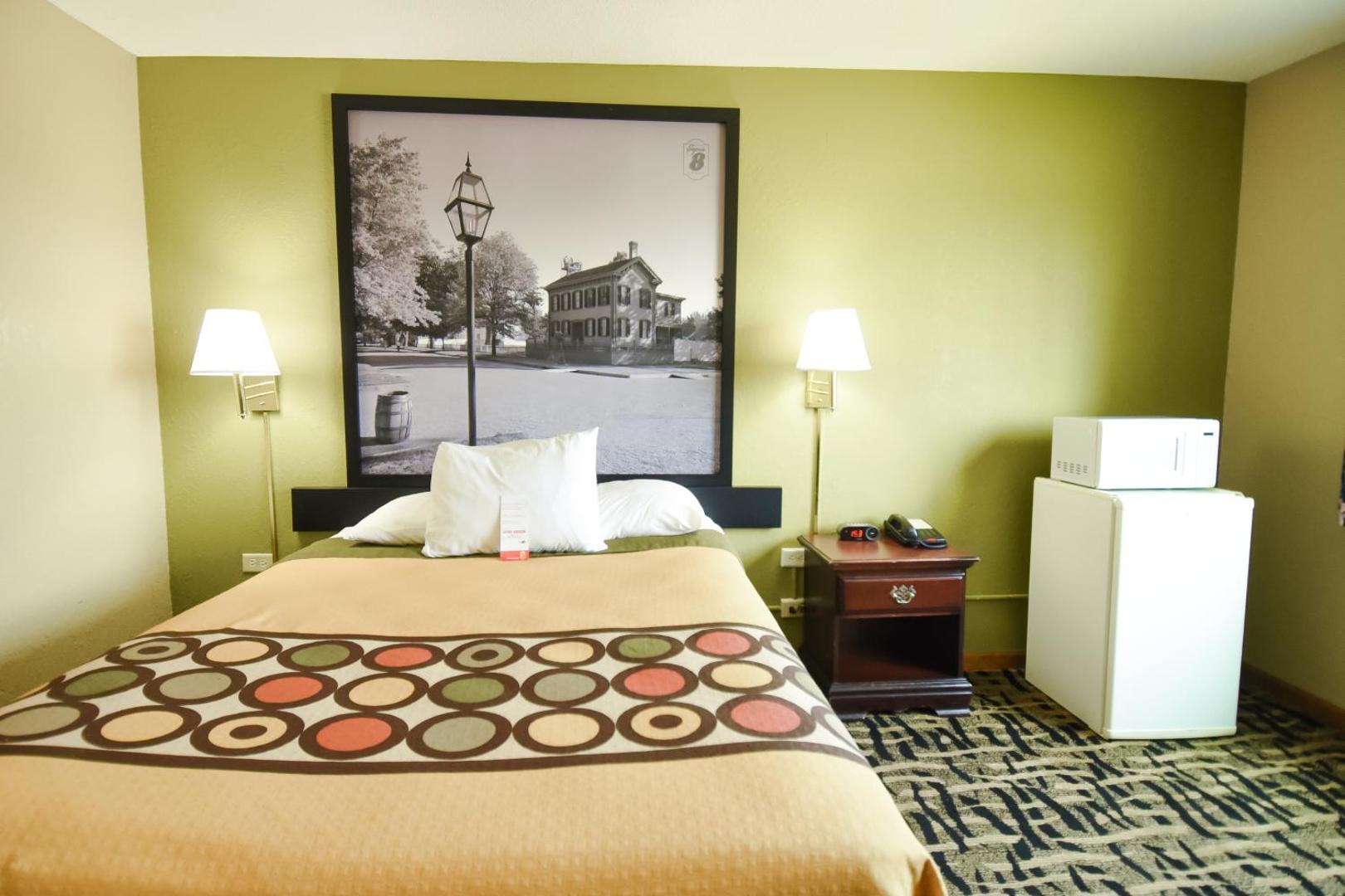Super 8 by Wyndham McLean/Bloomington SW