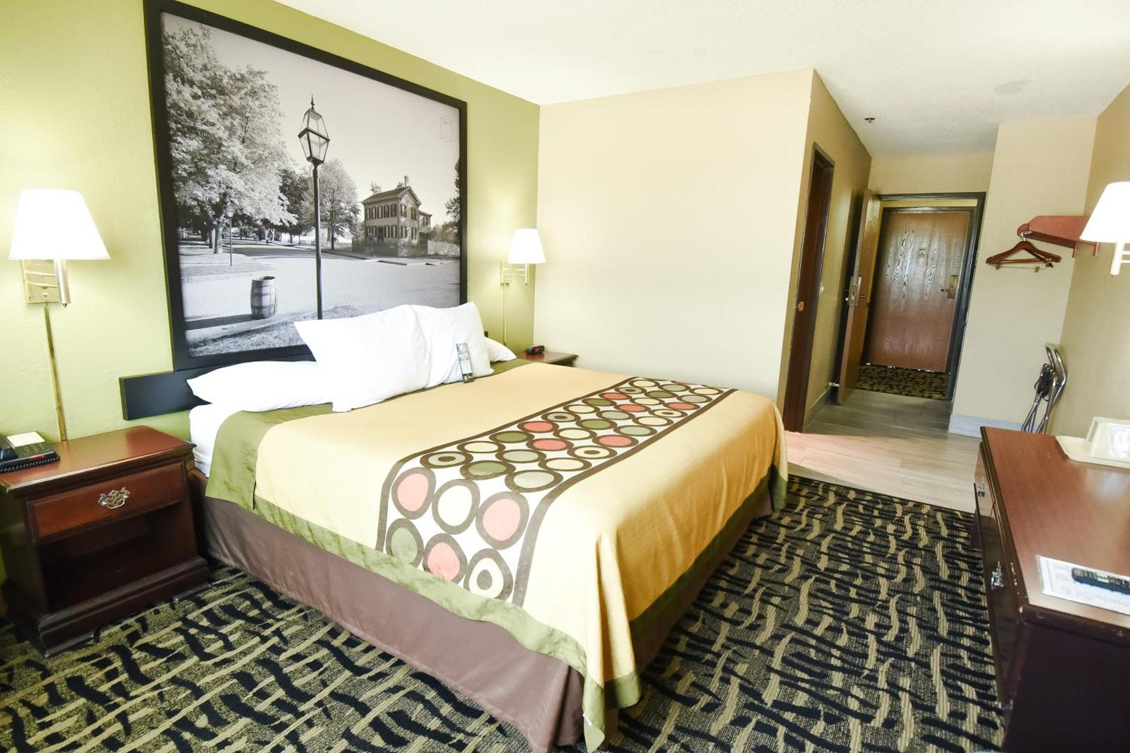 Super 8 by Wyndham McLean/Bloomington SW