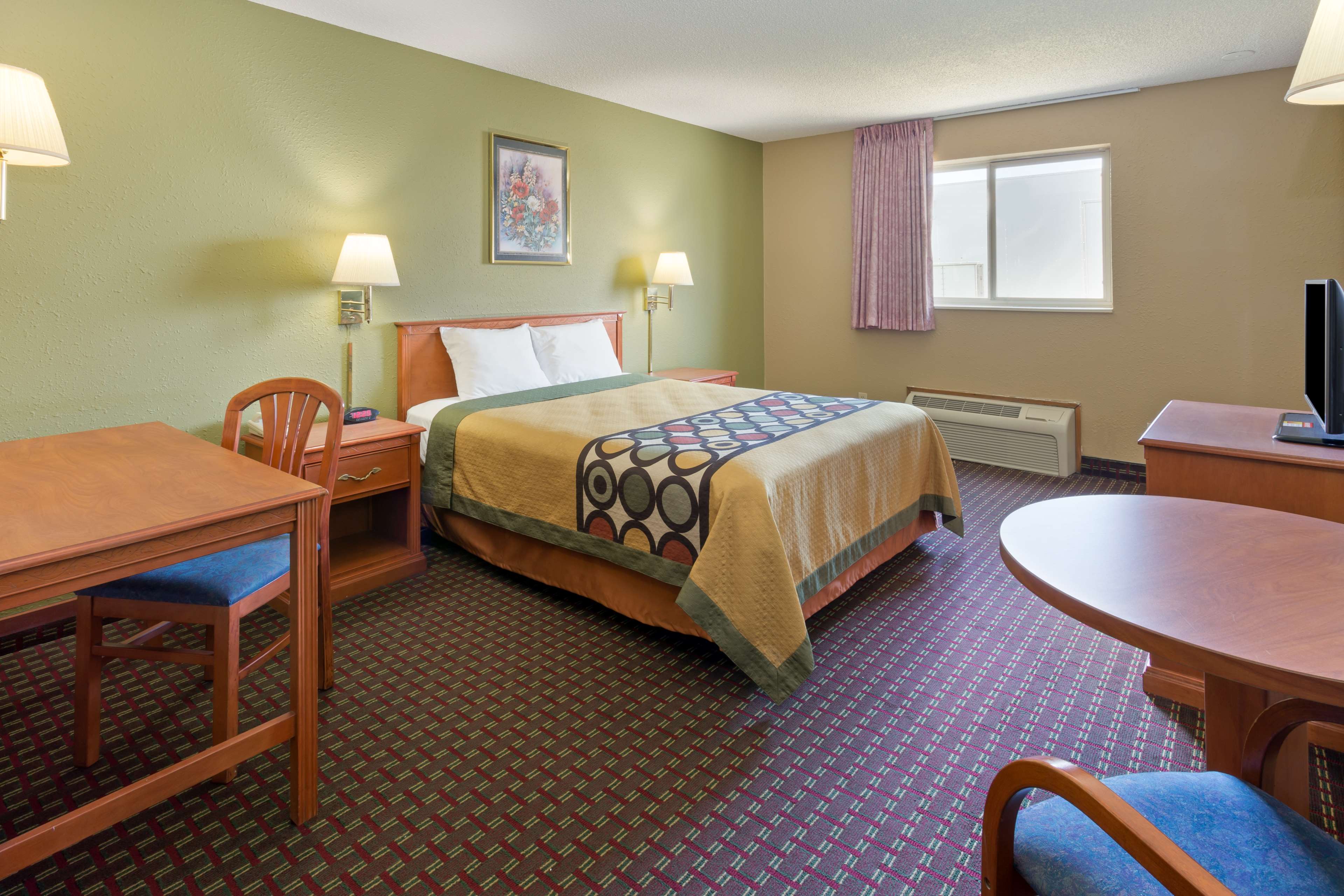 Super 8 by Wyndham Mendota