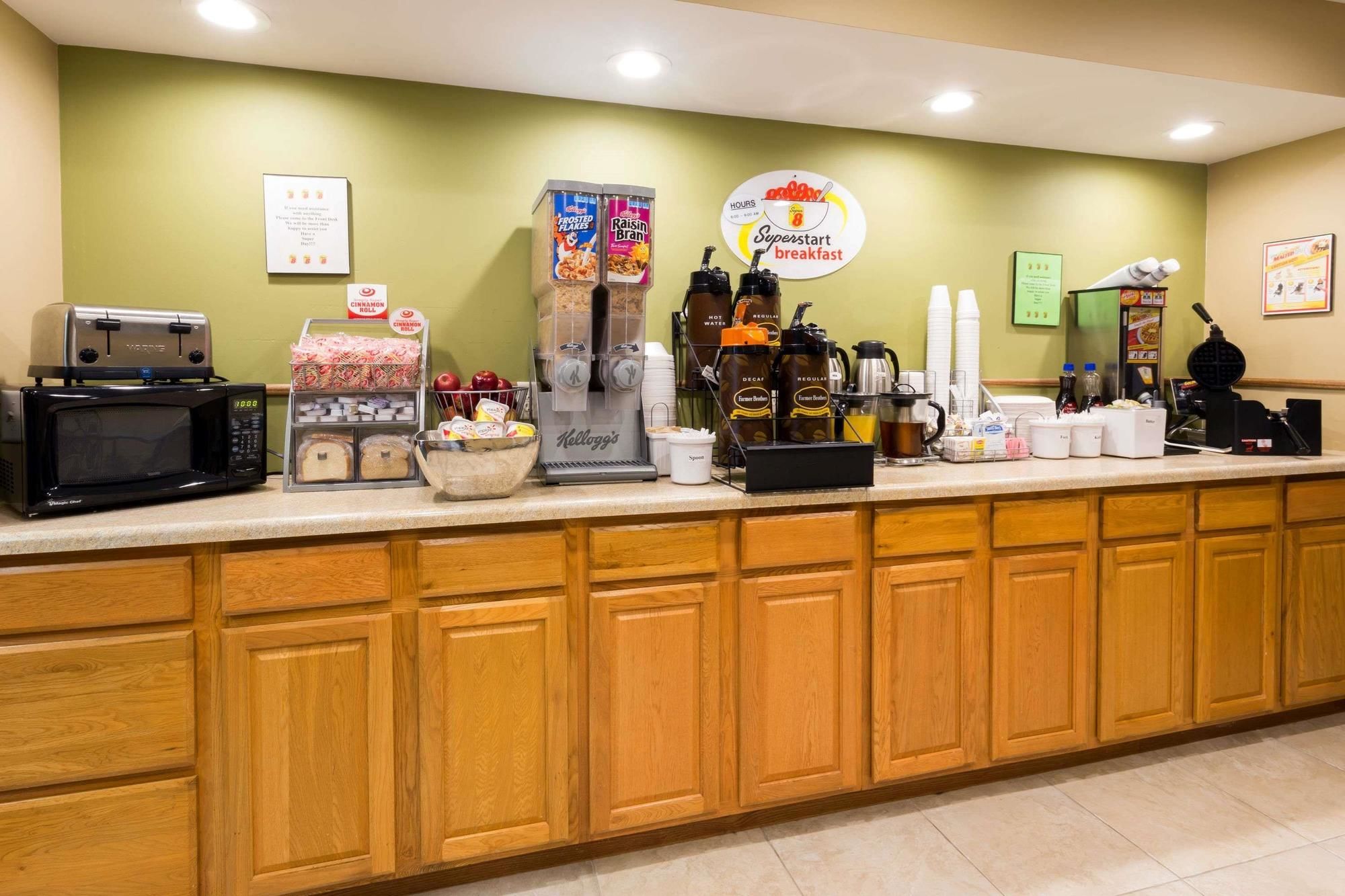 Super 8 by Wyndham Mendota