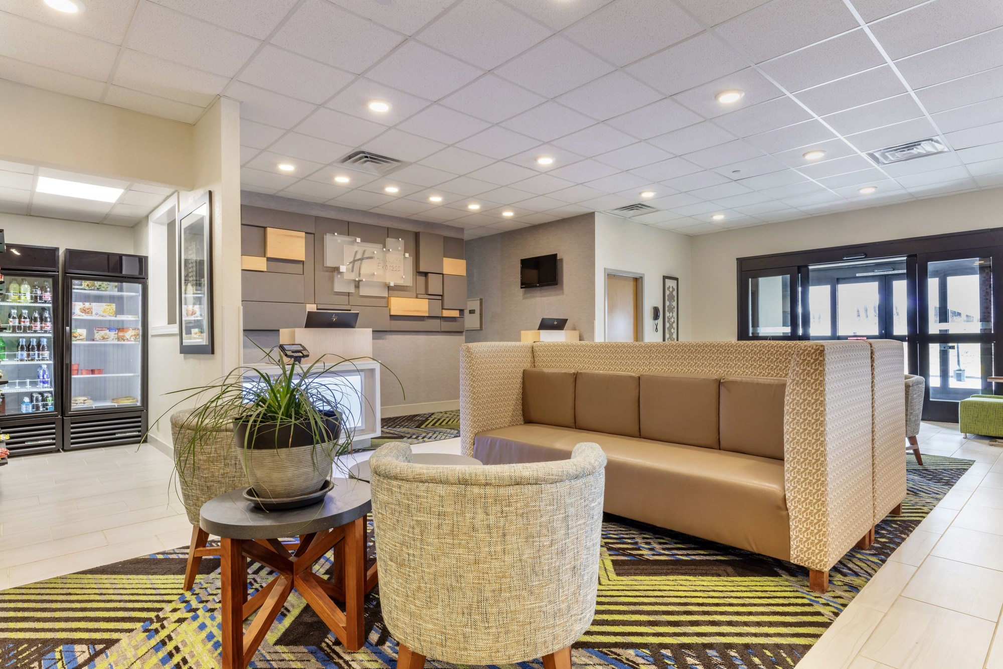 Holiday Inn Express Metropolis