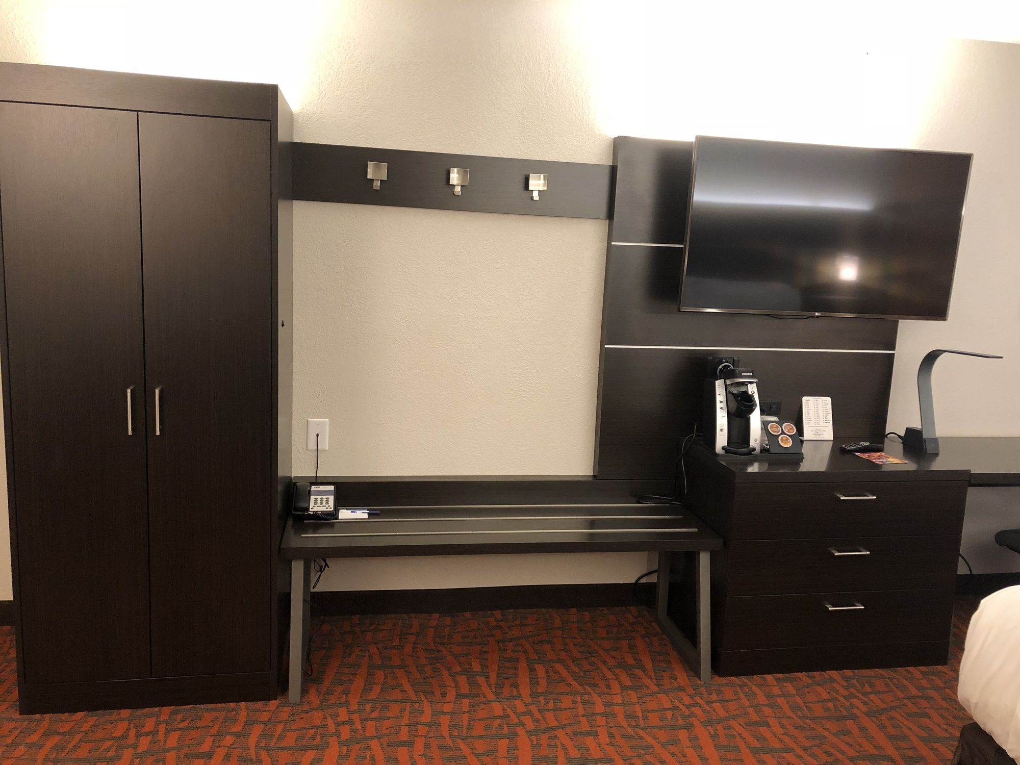 Holiday Inn Express Metropolis